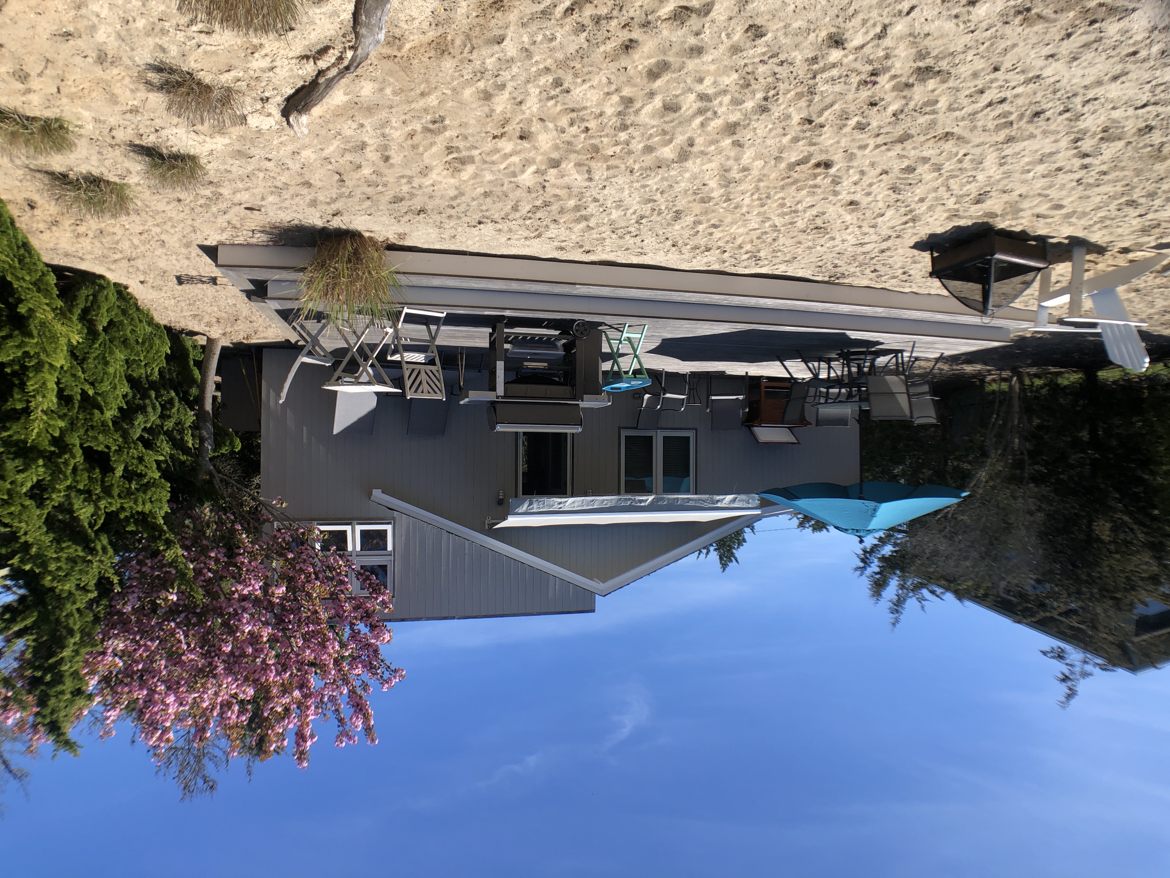 Amagansett Beach Cottage - Walk to the Ocean!