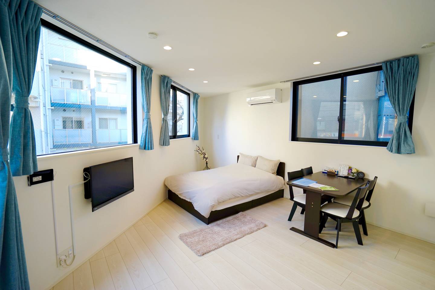 4 minutes to Shinjuku: New Tokyo Apartment 203