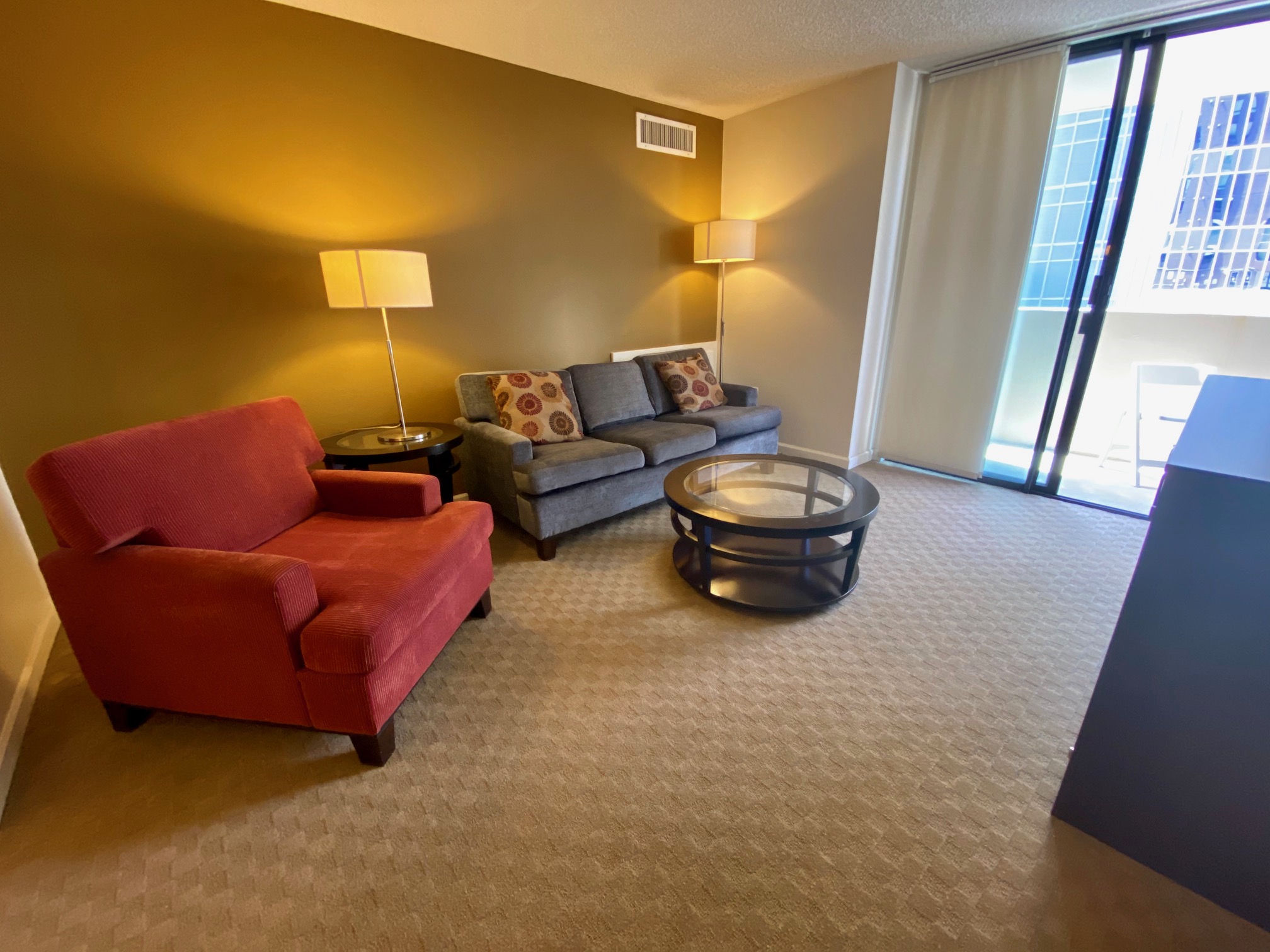 Great Urban Location! Brooks Tower 4D in CBD, Denver