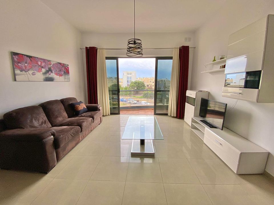 Whole 2 bedroom 2 bath apt Near Sliema & Valletta