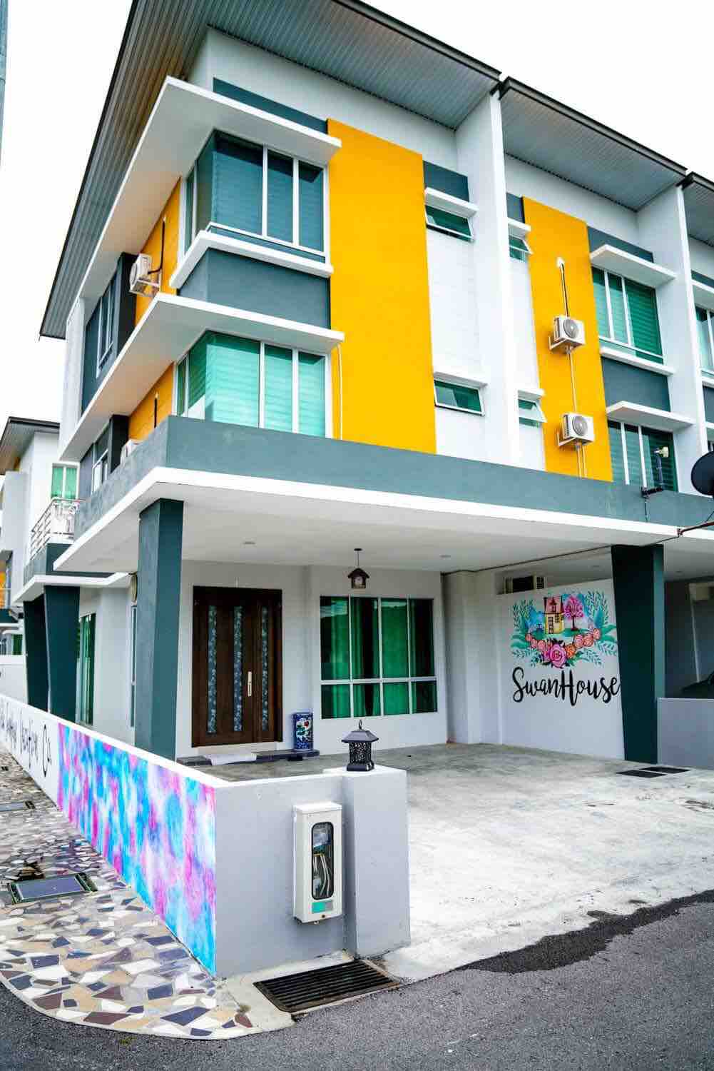 Sibu Swanhouse No.2- threestorey + 800mbps wifi!! - Houses for 