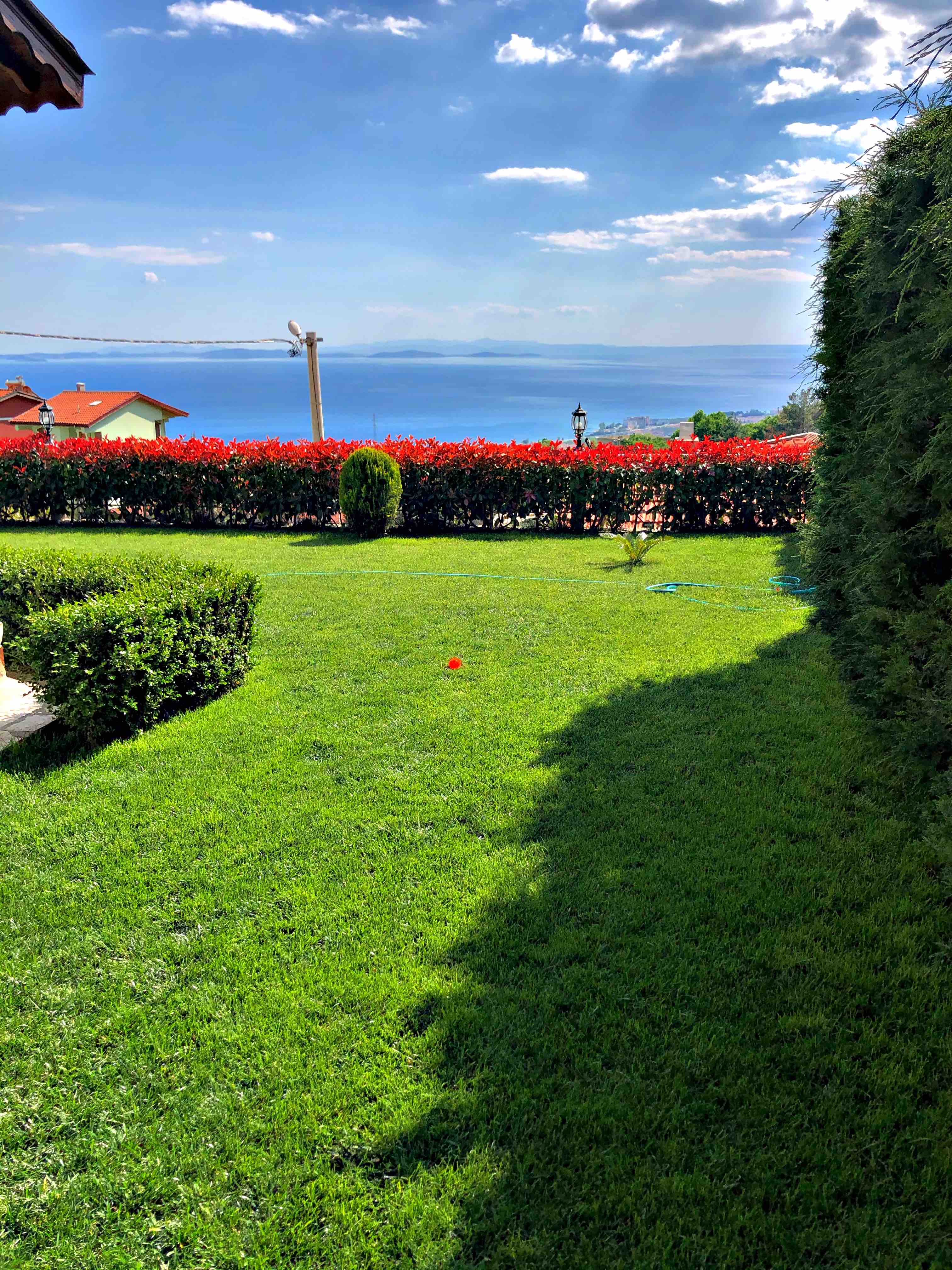 Kazdağları’nda deniz manzaralı lüks villa Edremit şehrinde Kiralık