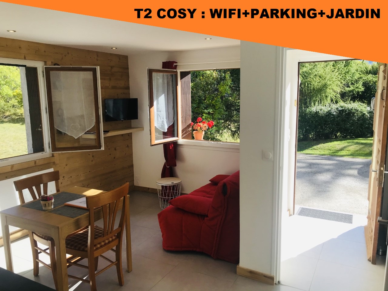 Bright modernised flat, Wi-Fi, garden and parking
