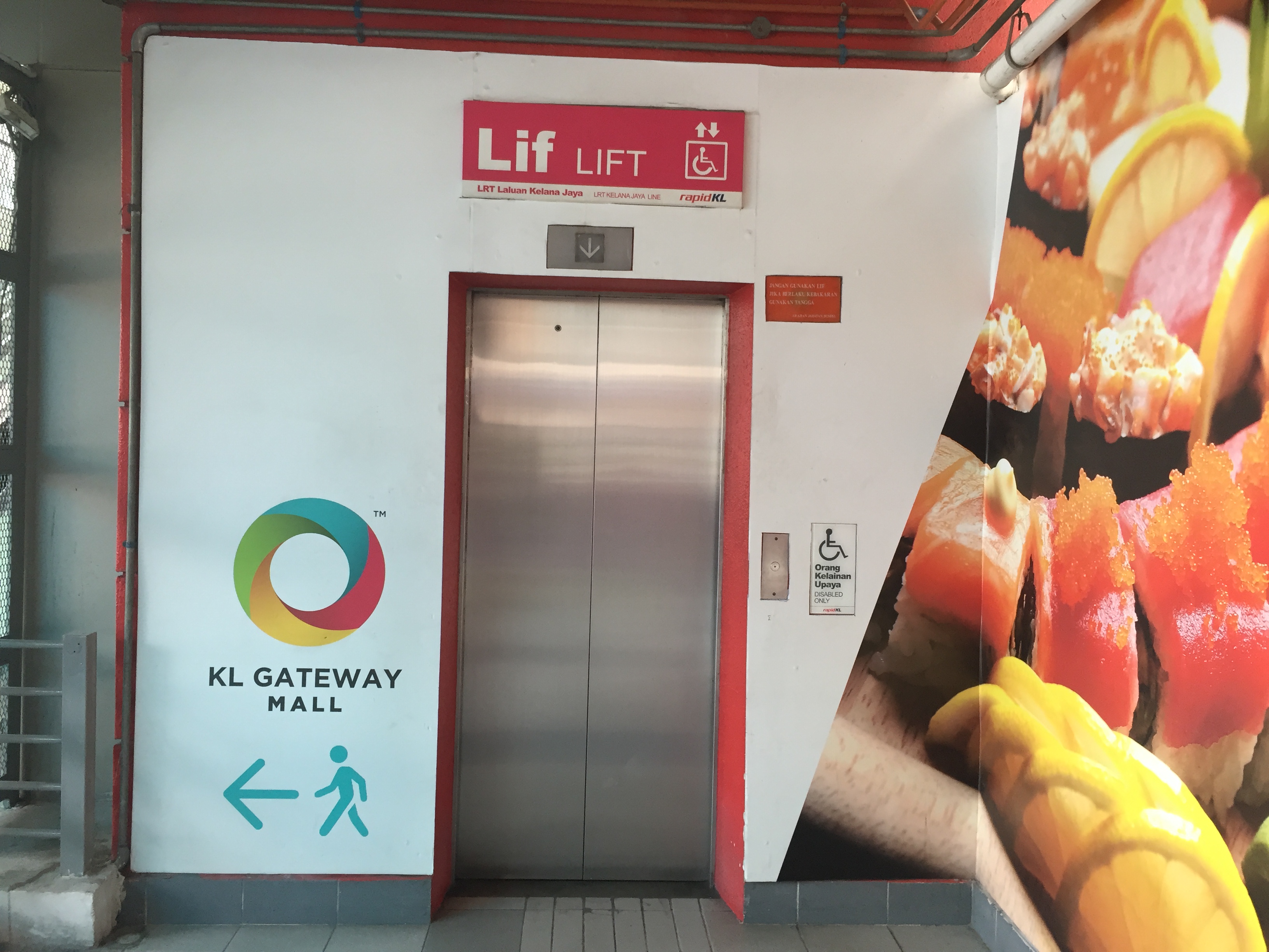 Luxury Apartment with direct link-bridge to LRT - Condominiums for 