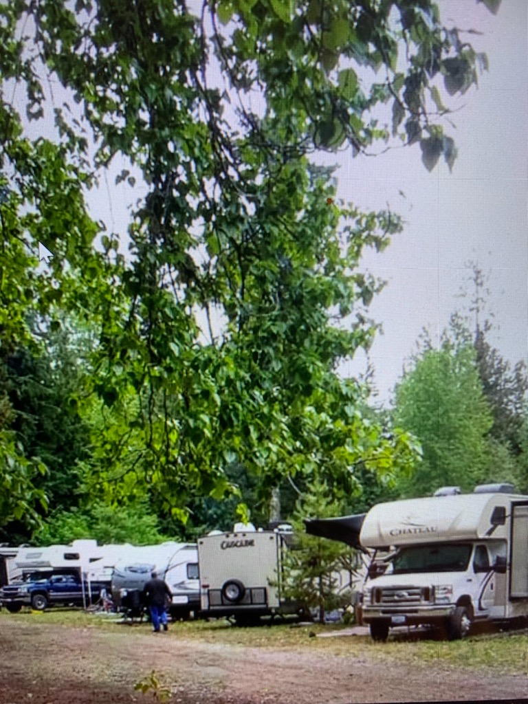 Snoqualmie Pass Rv Park & Campground on 4 Lakes Campsites for Rent in Easton, Washington