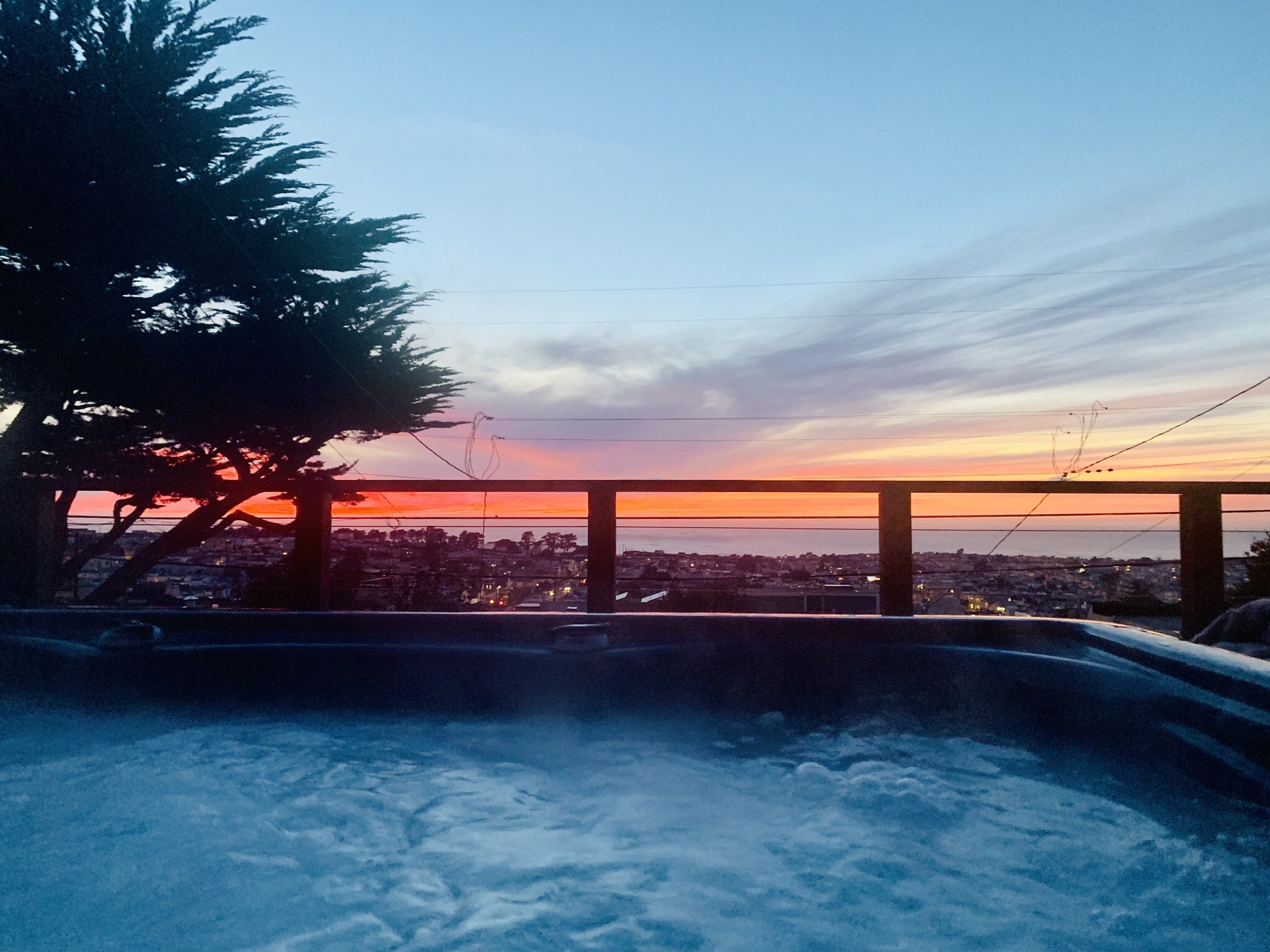 Lux 1 bd Retreat w Ocean View, Sauna & Hot Tub