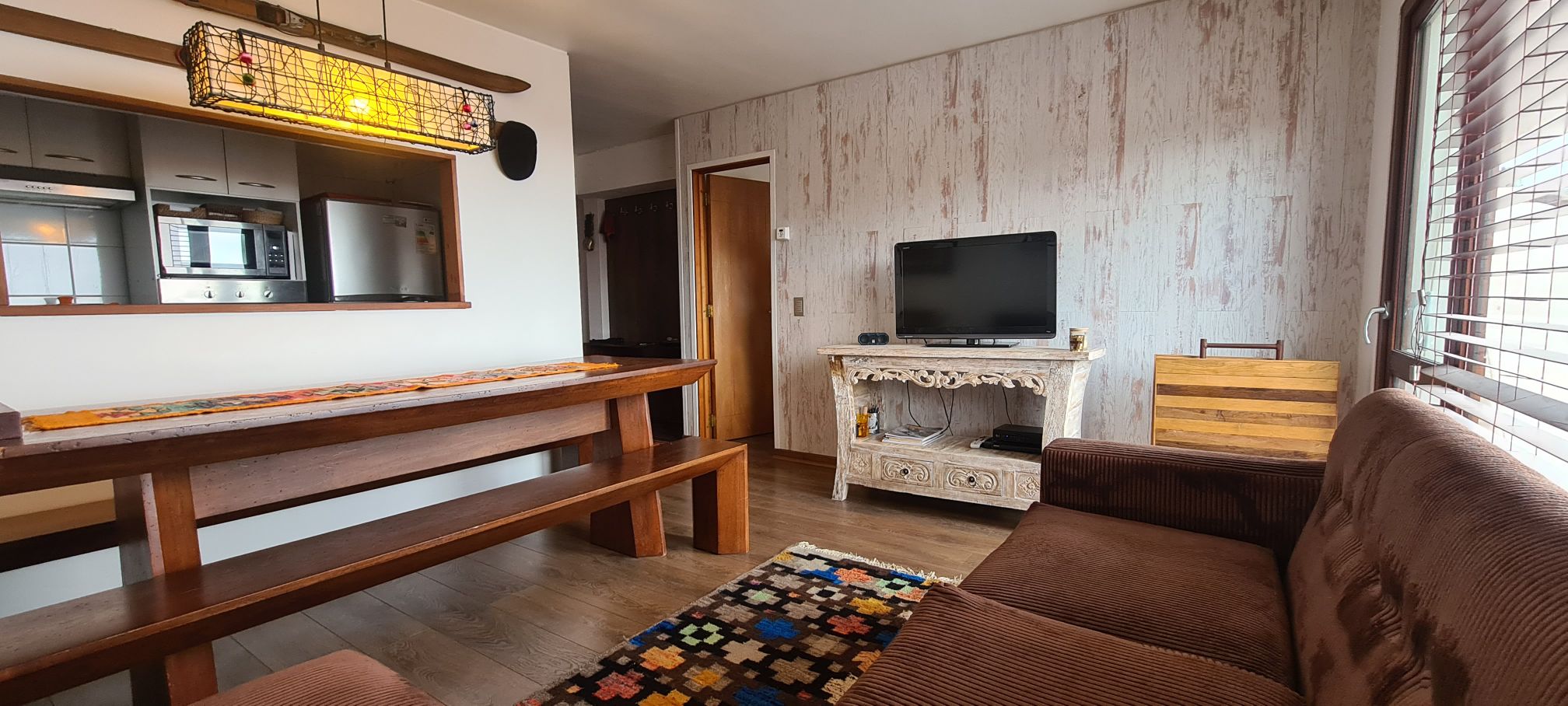 Cozy apartment steps from the ski school