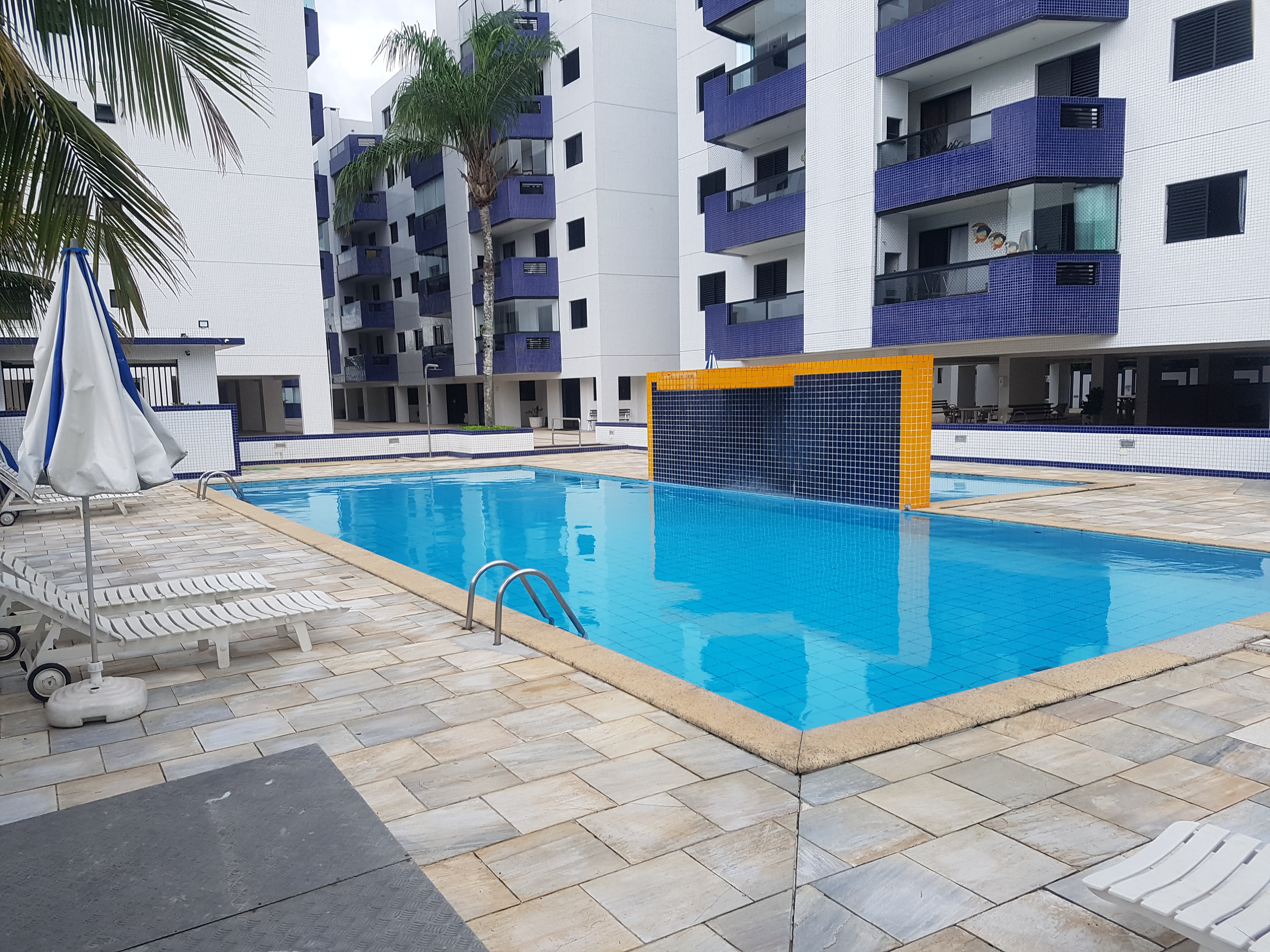 FOOT IN THE SAND WITH 2 BEDROOMS. AR COND - PORTARIA 24H