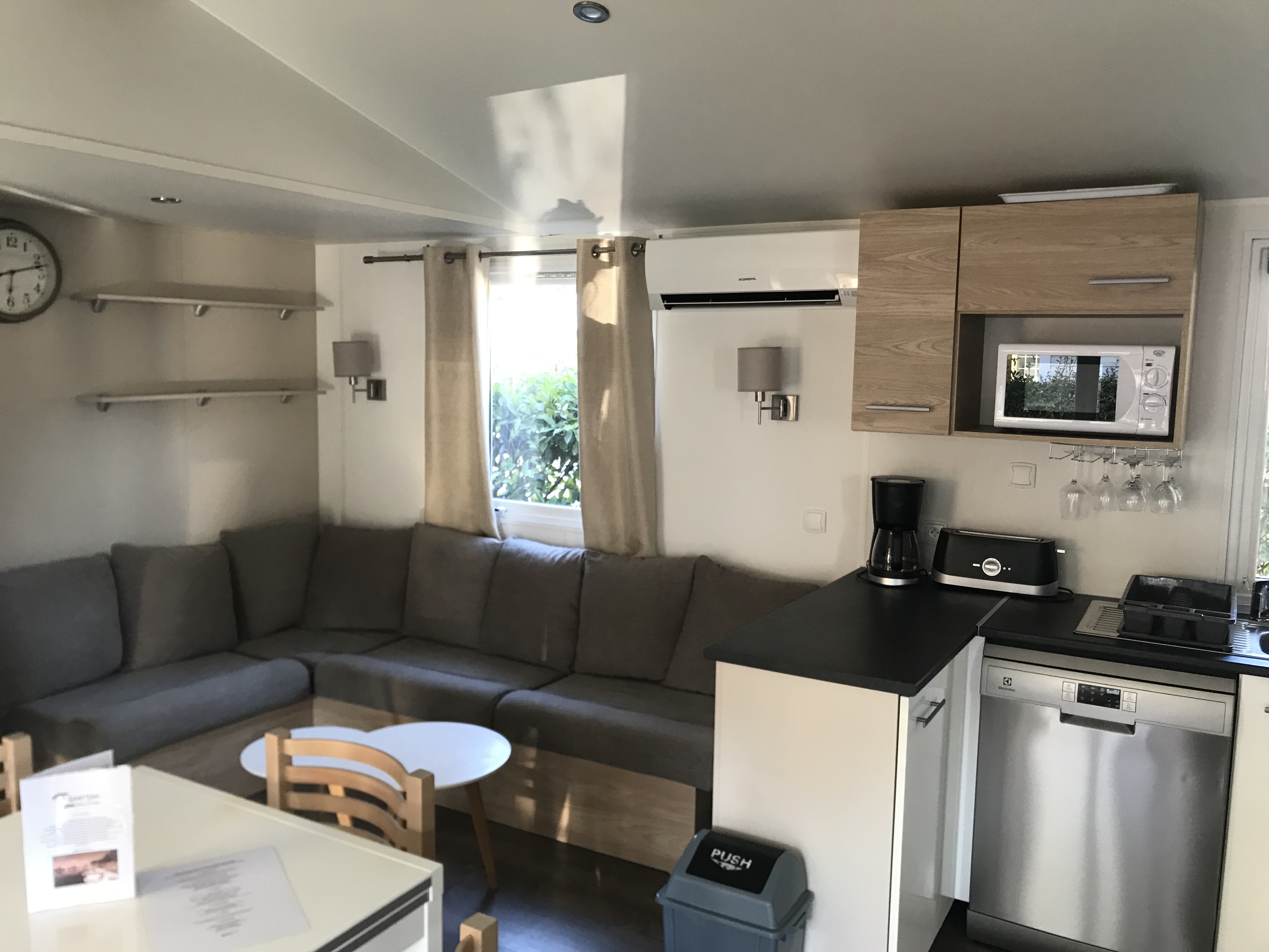 Large 248 lakefront mobile home, 4*Siblu campsite