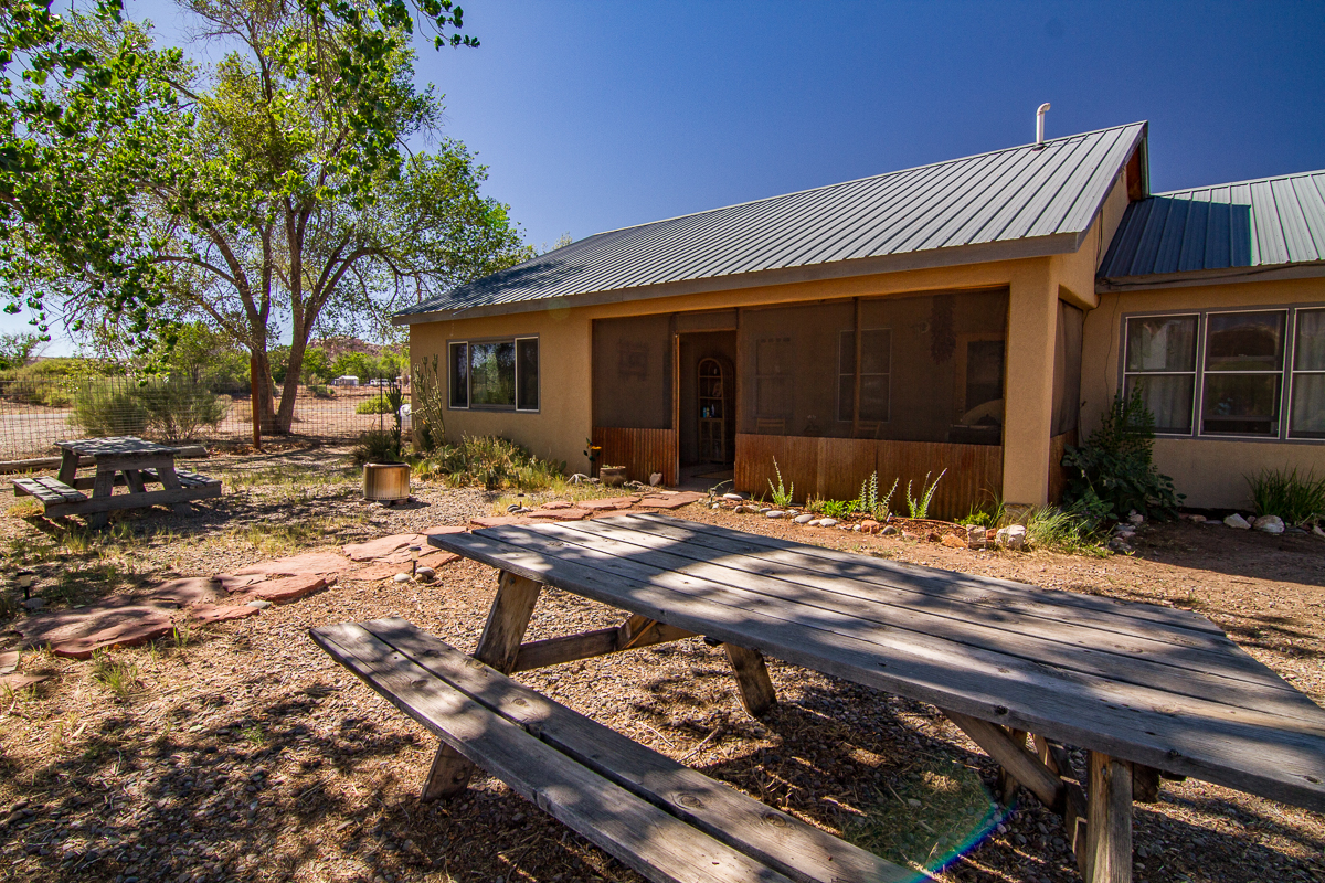 Bluff Moonhouse