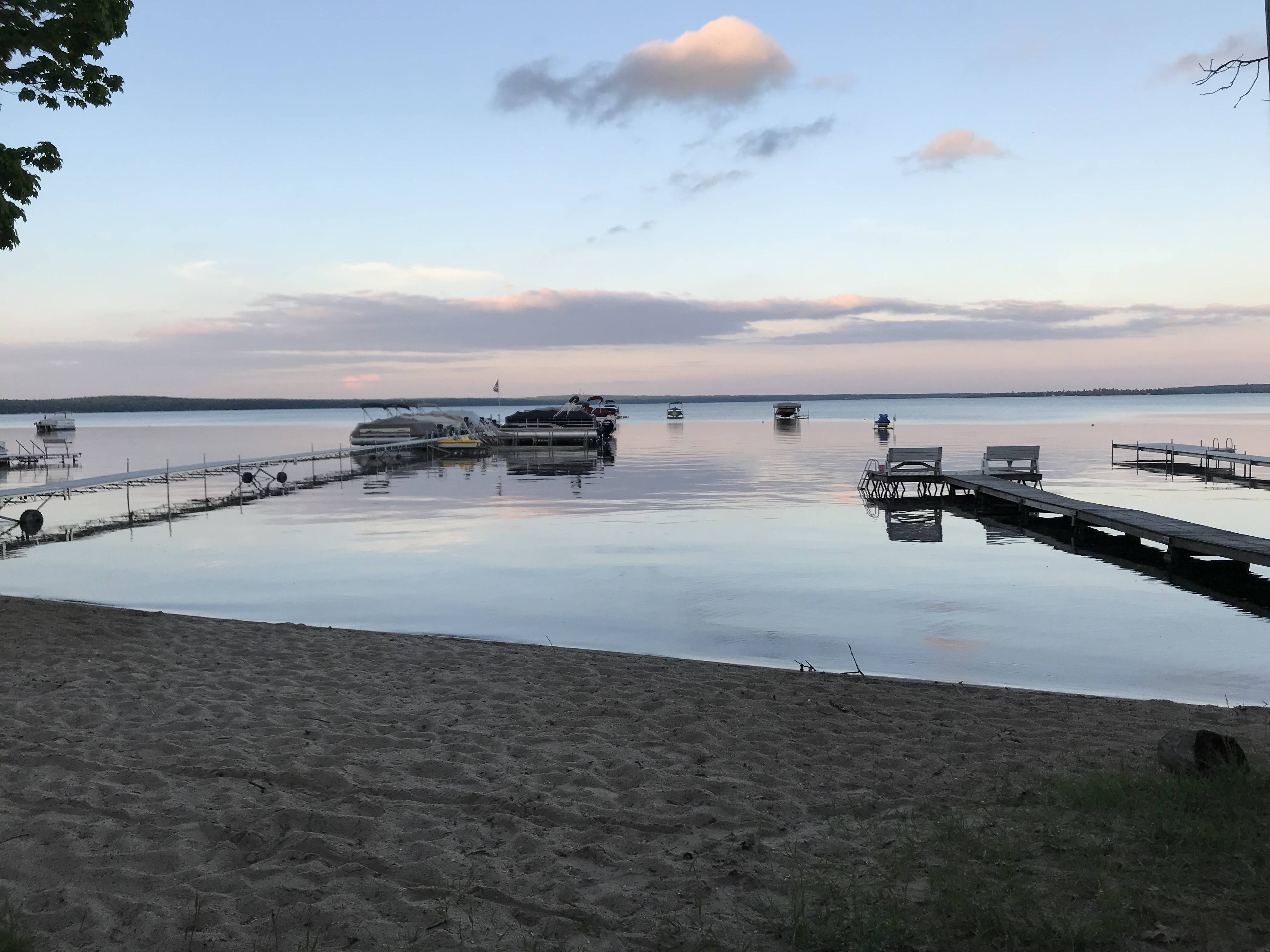 Spacious Higgins Lake Home w/private beach access Houses for Rent in