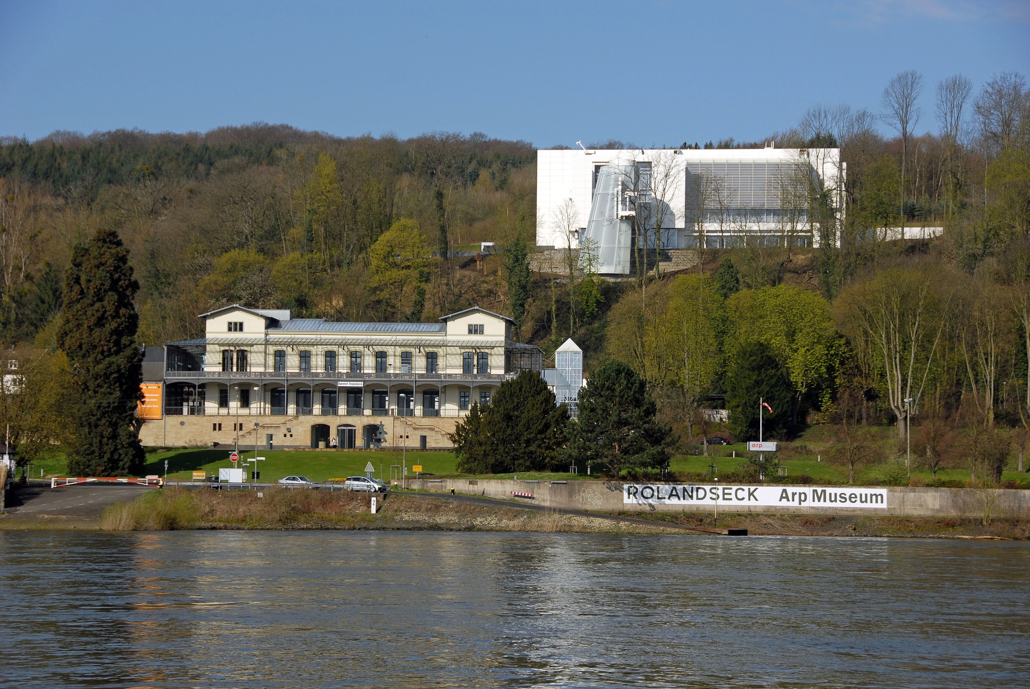 Romantisches Häuschen am Rhein in Remagen bei Bonn Häuser Romantisches Häuschen am Rhein in Remagen bei Bonn Häuser
