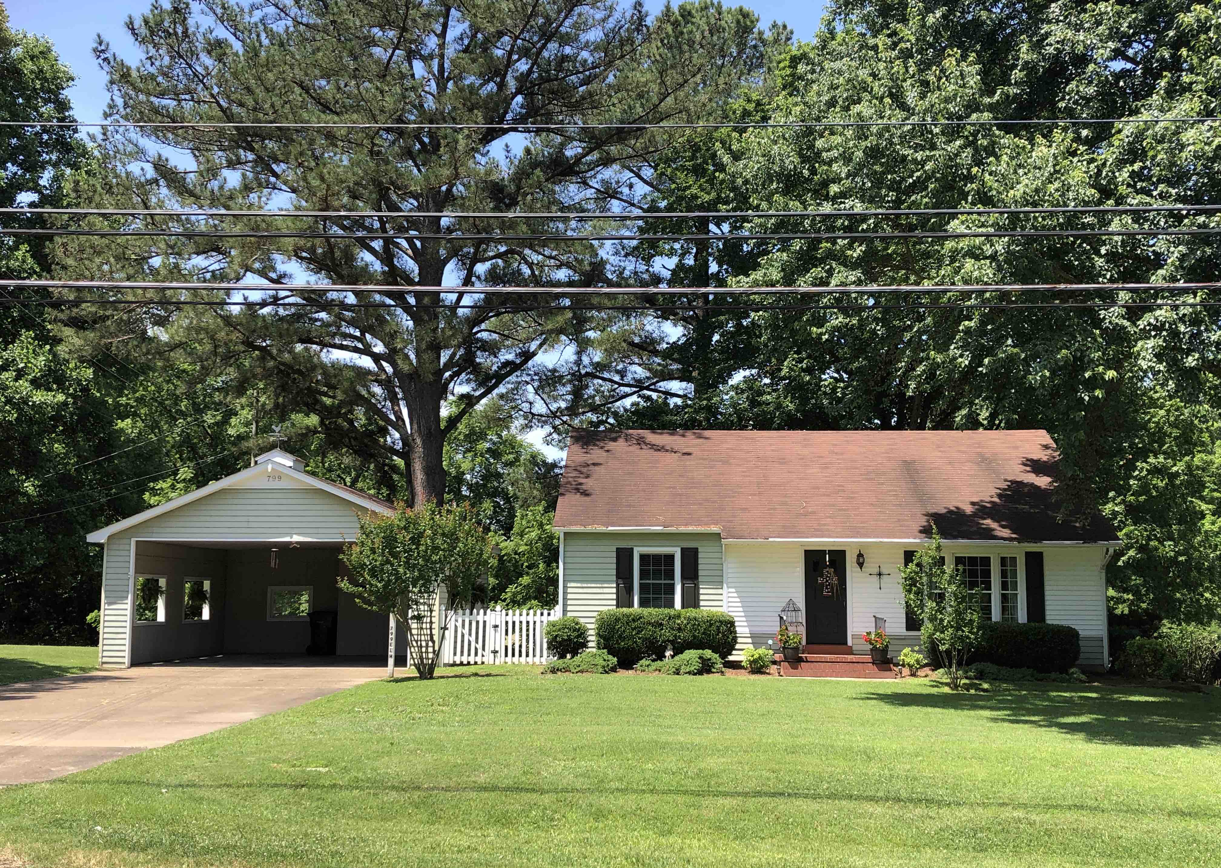 Andrelle’s Place:5BR near UT Martin & Discovery Pk