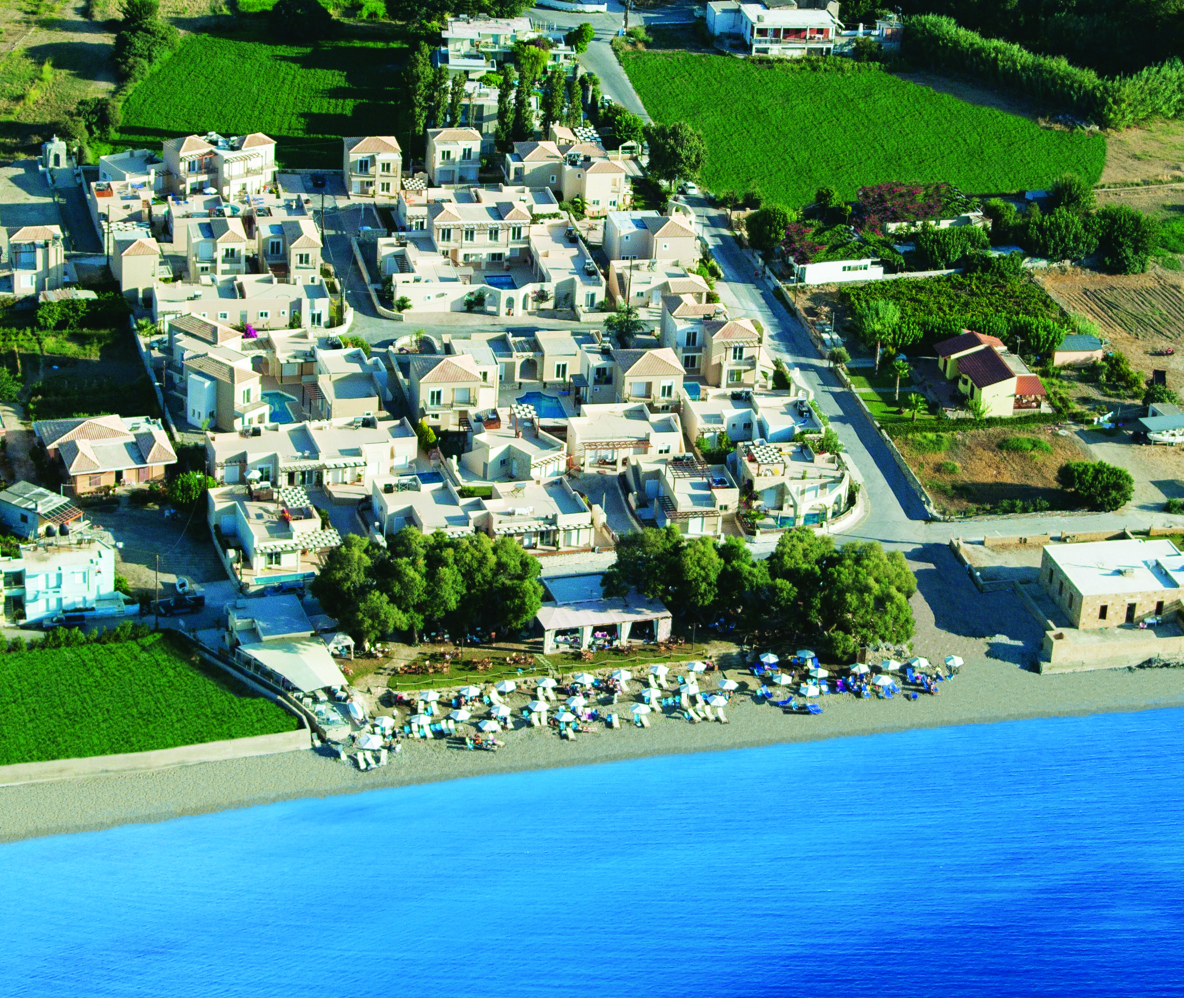 Azure Beach Three Bedroom Villa Sharing pool in Κισσάμου, Crete