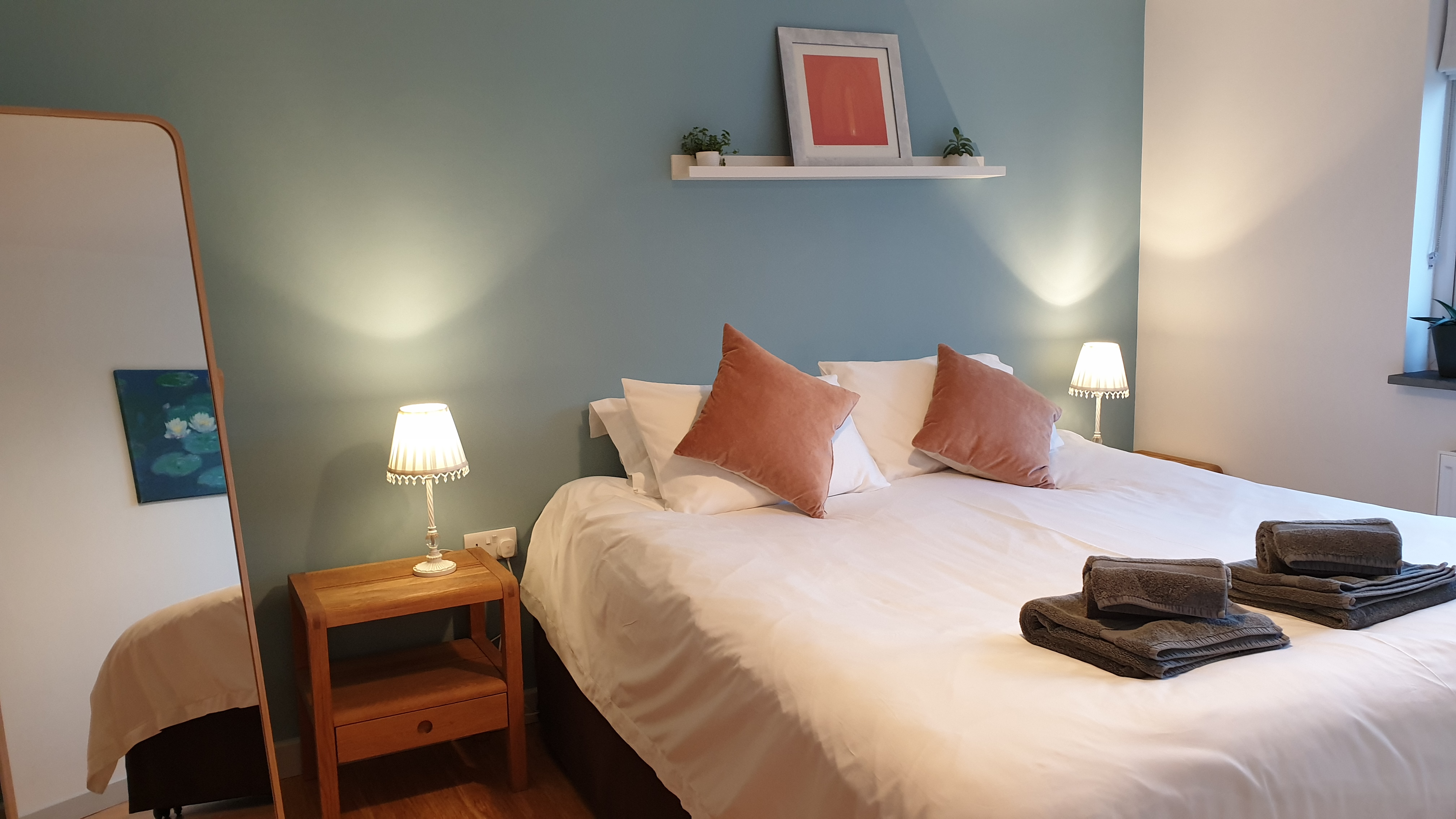 Little Barnacle - Mousehole beach apartment