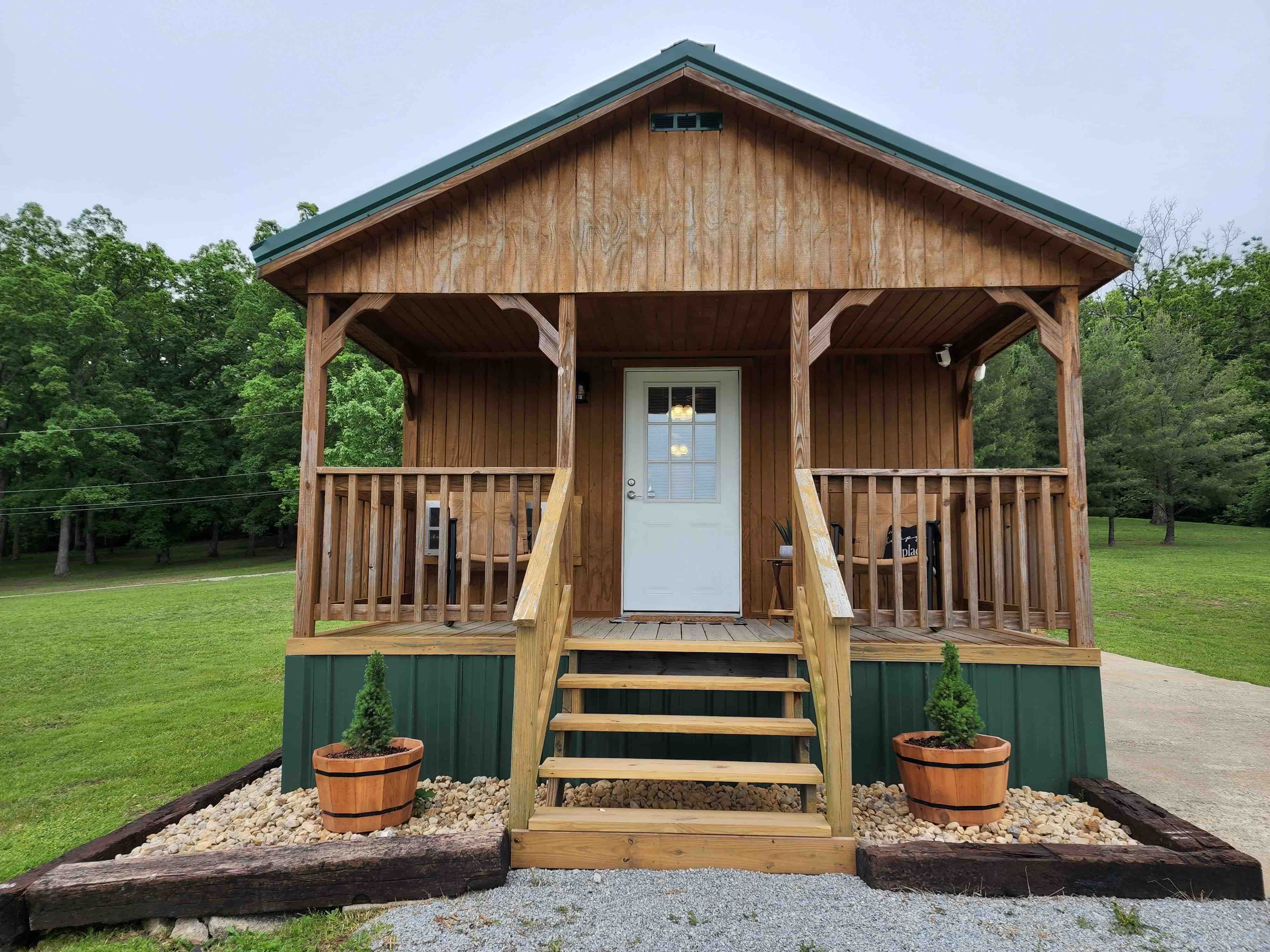 Twin Pines Cottage boho chic Cabins for Rent in West Union, Ohio
