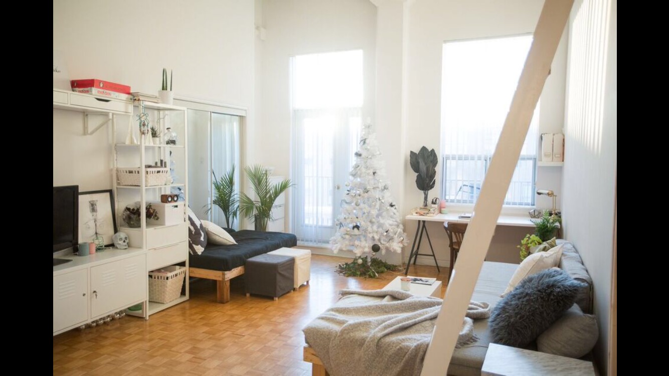 Modern loft in Toronto's West end in Dovercourt-Wallace Emerson-Junction, Toronto