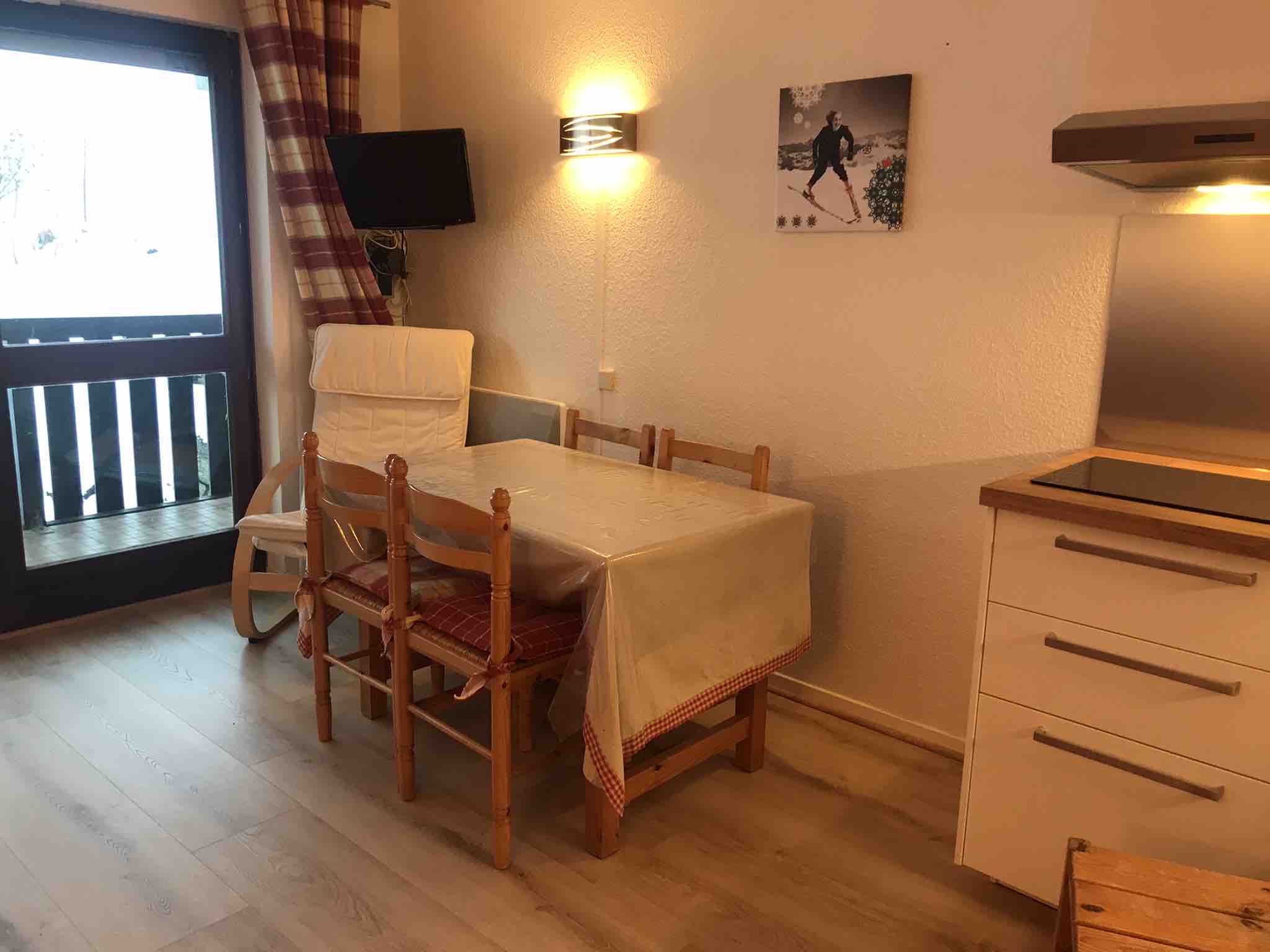 Studio 4 people mountain