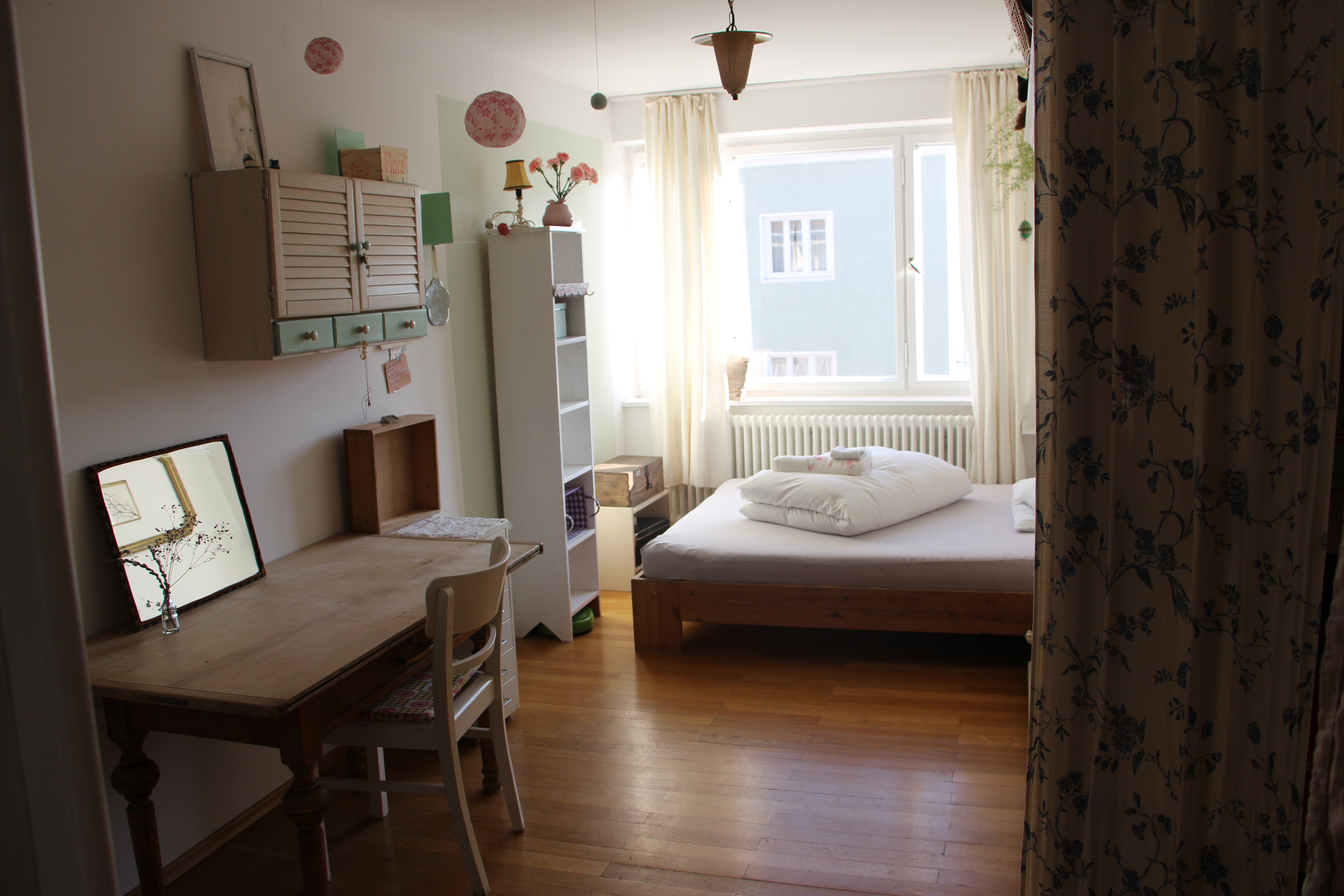 schönes helles Zimmer zentral. in Maxvorstadt, Munich