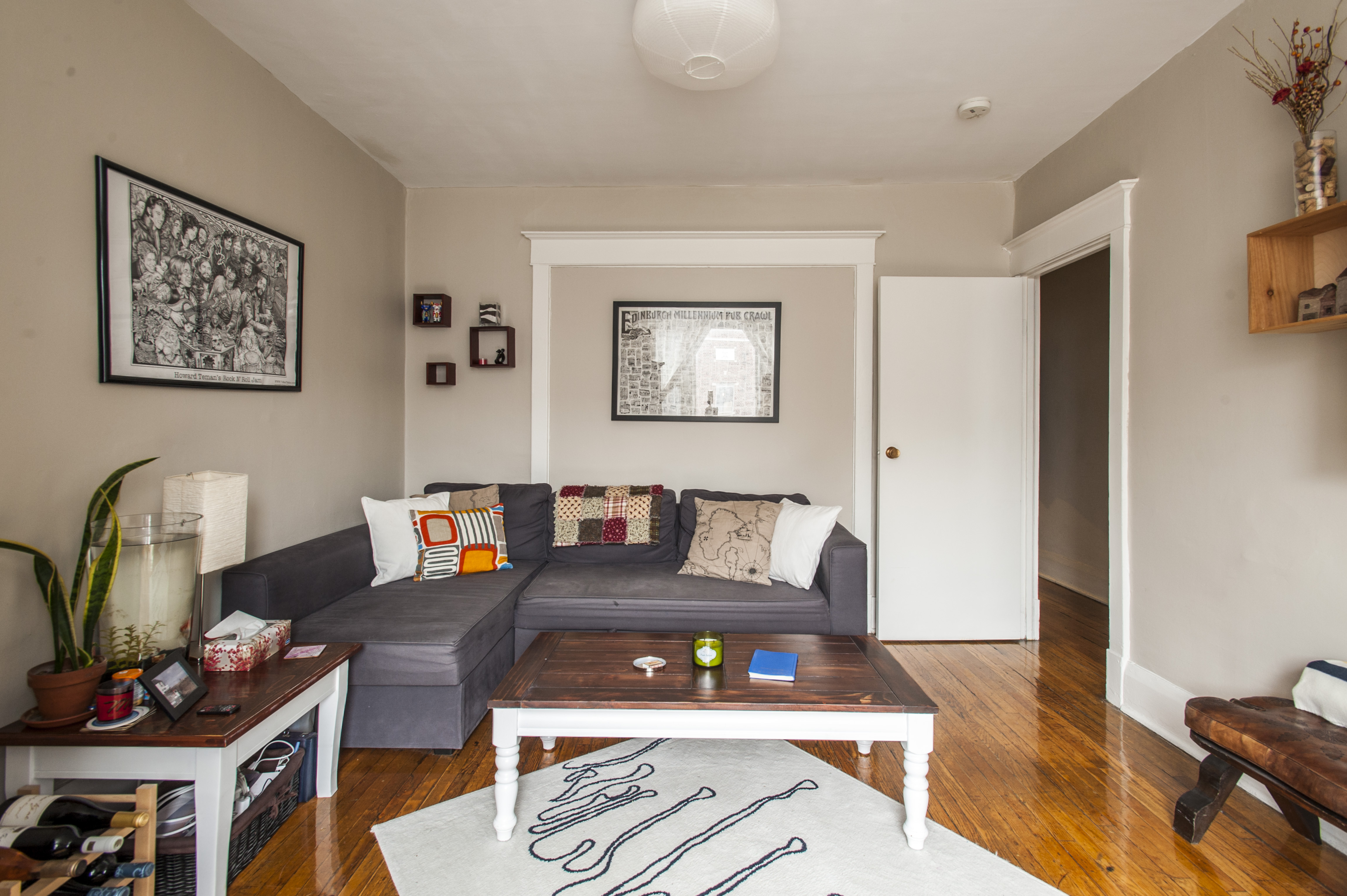 Sunny Danforth Apartment in North Riverdale, Toronto