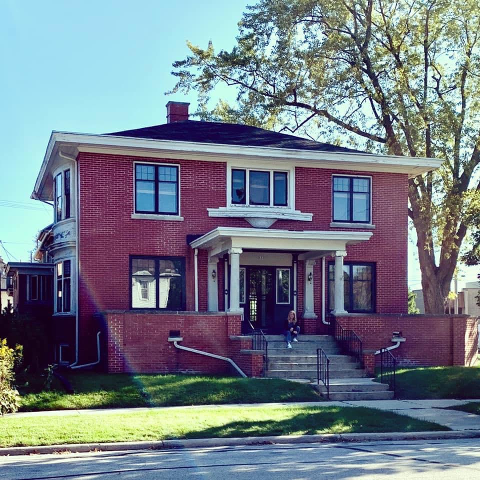 Urban Manor Historic 1912 Colonial Revival Home Houses for Rent in