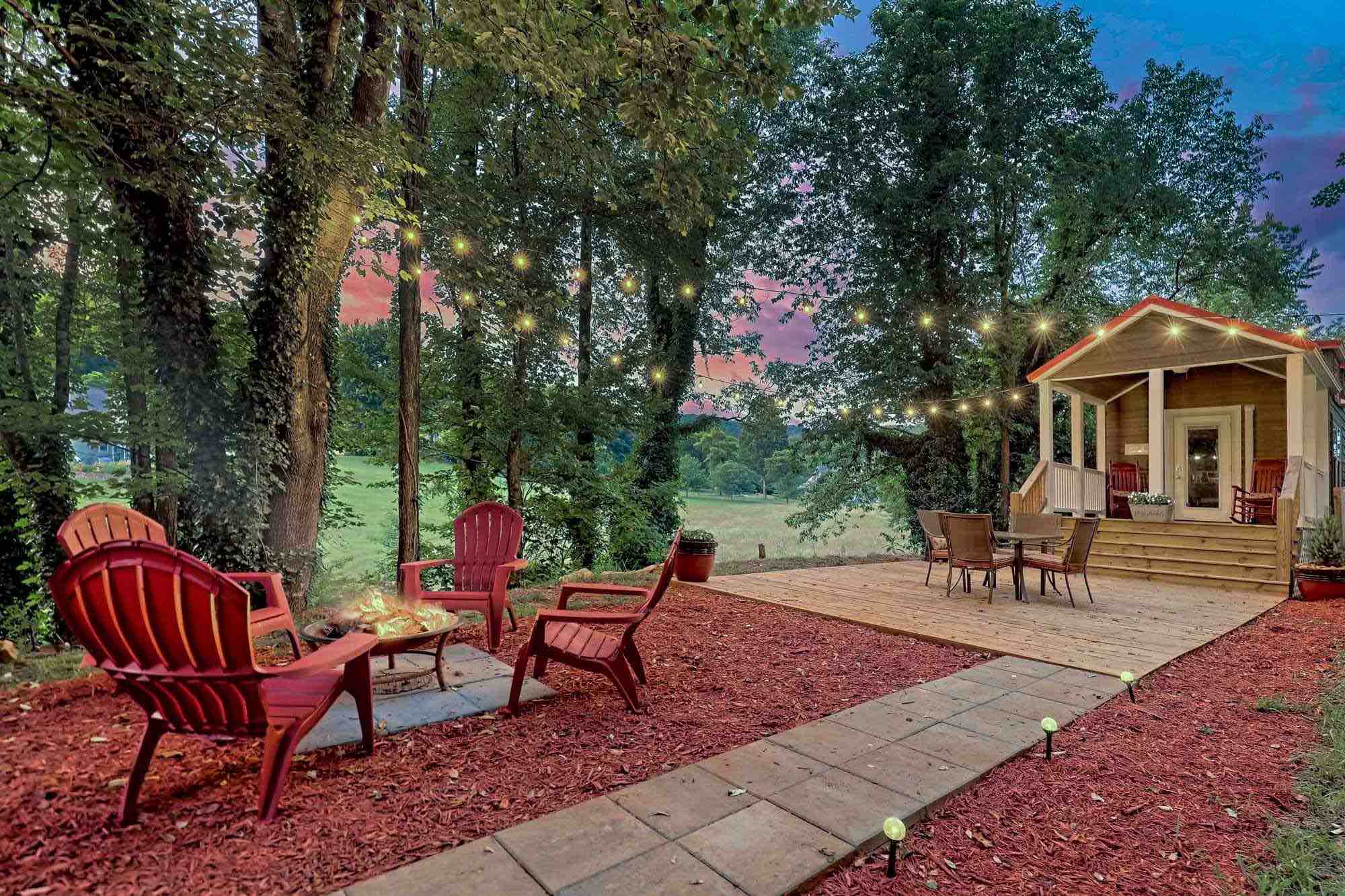 Little Red Roof, a tiny house in the mountains! Tiny houses for Rent