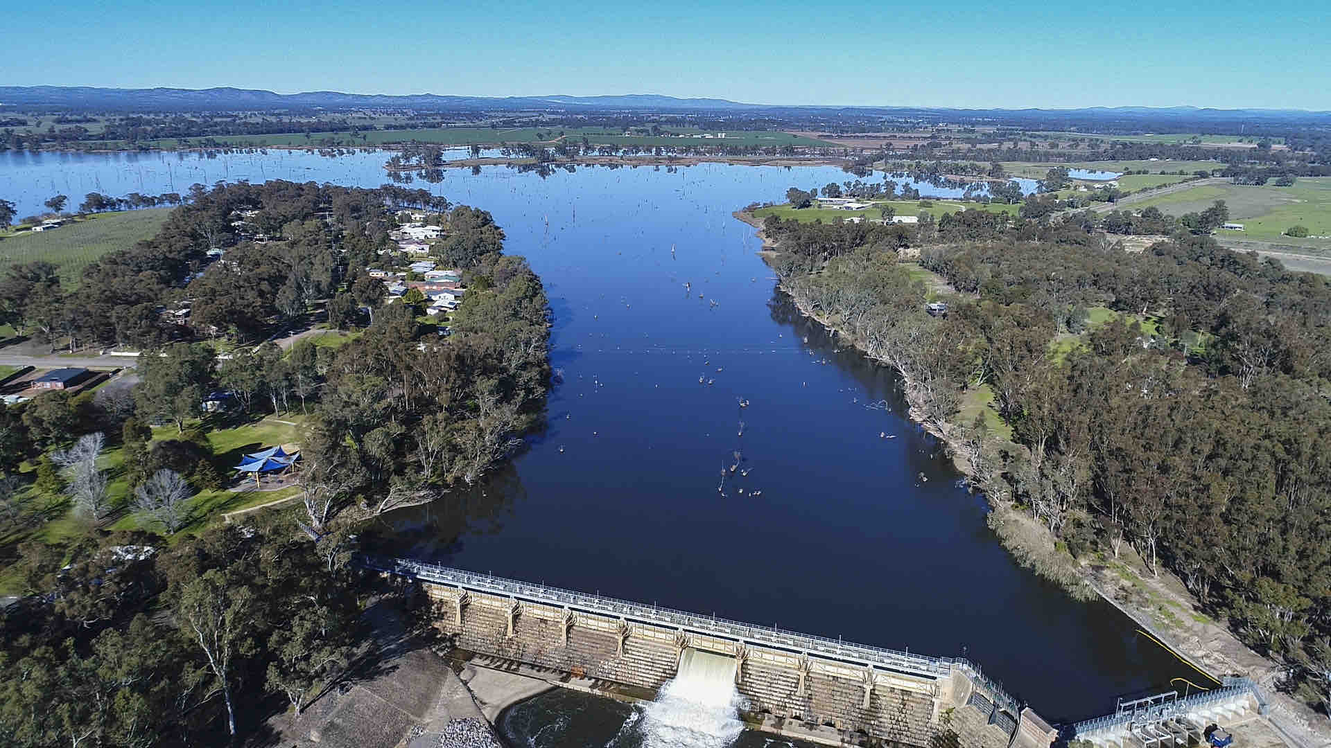 Nagambie/Goulburn Weir River House Houses for Rent in Goulburn Weir
