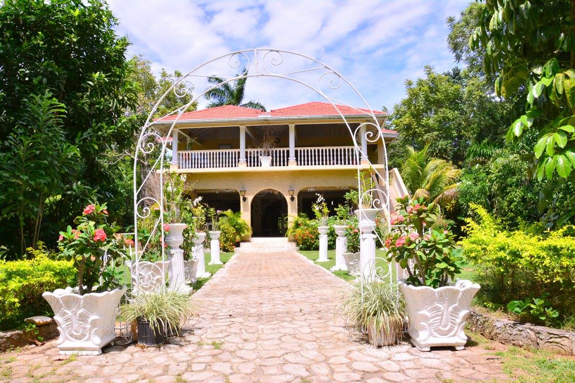 Lovely Spot Villa Villas for Rent in Oracabessa, Saint Mary Parish