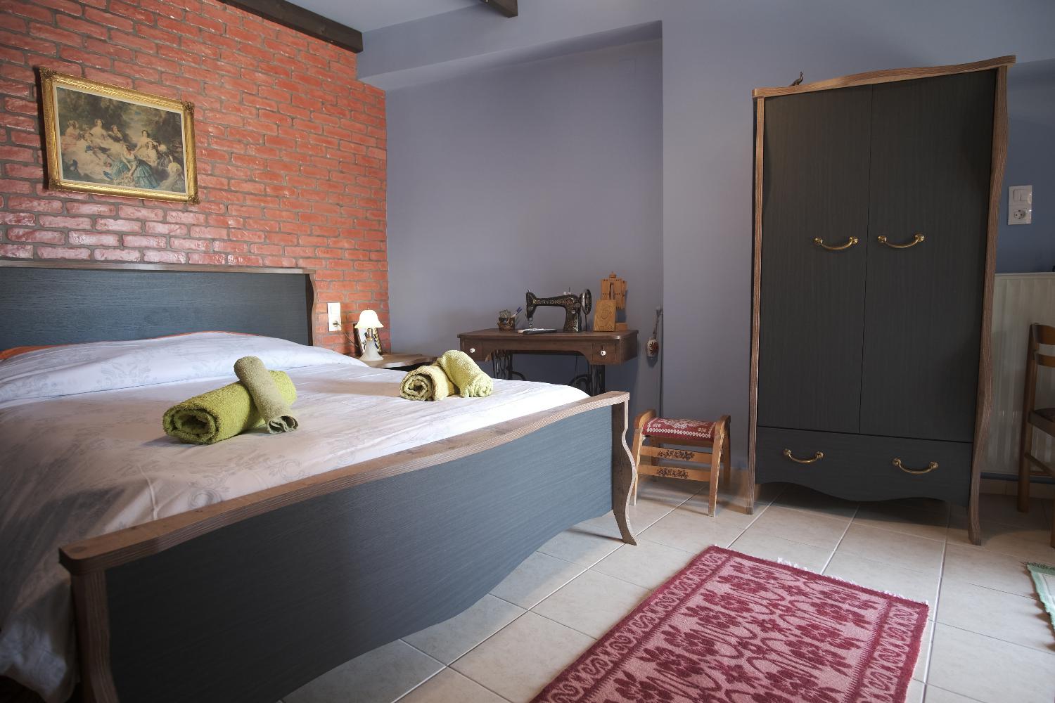 Mama's Cozy Room 1