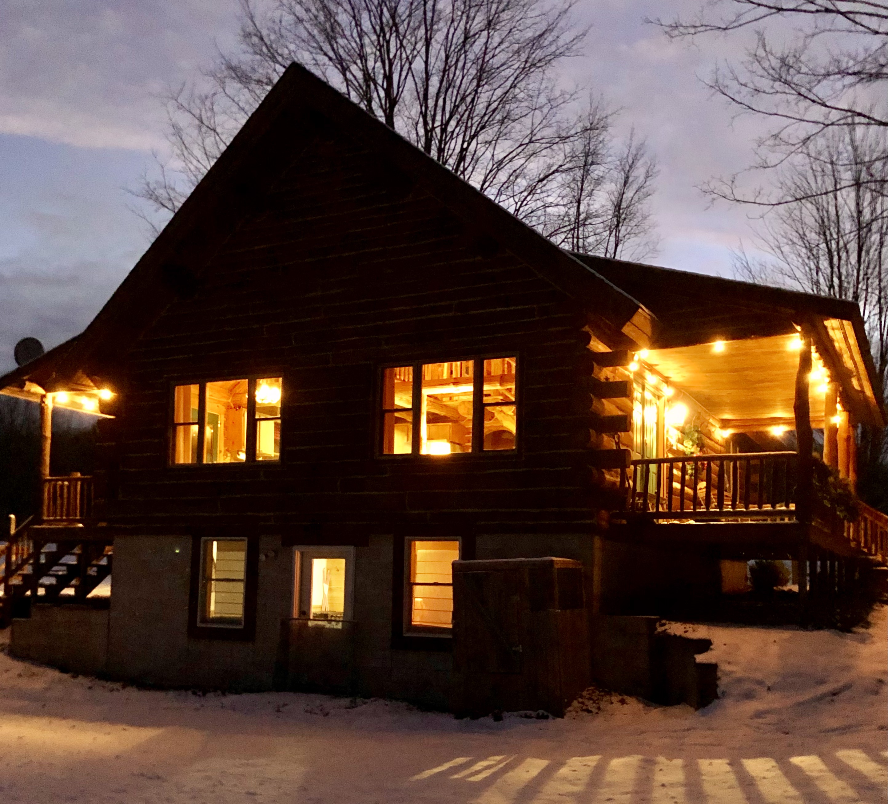Log Cabin 2 min to Crystal! 3 Bed 2 Bath, Game Rm