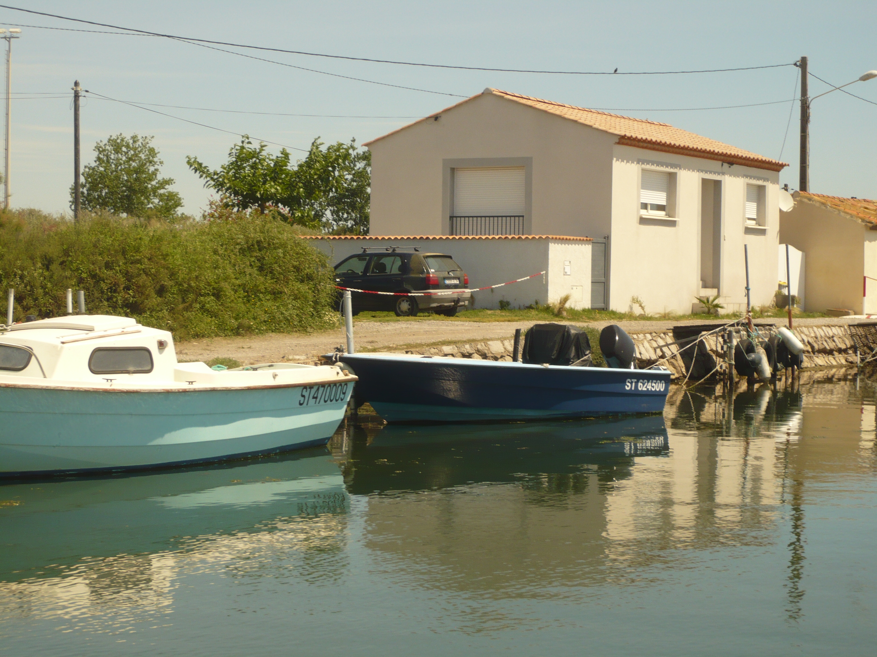 The little house by the canal - T2 - 3***