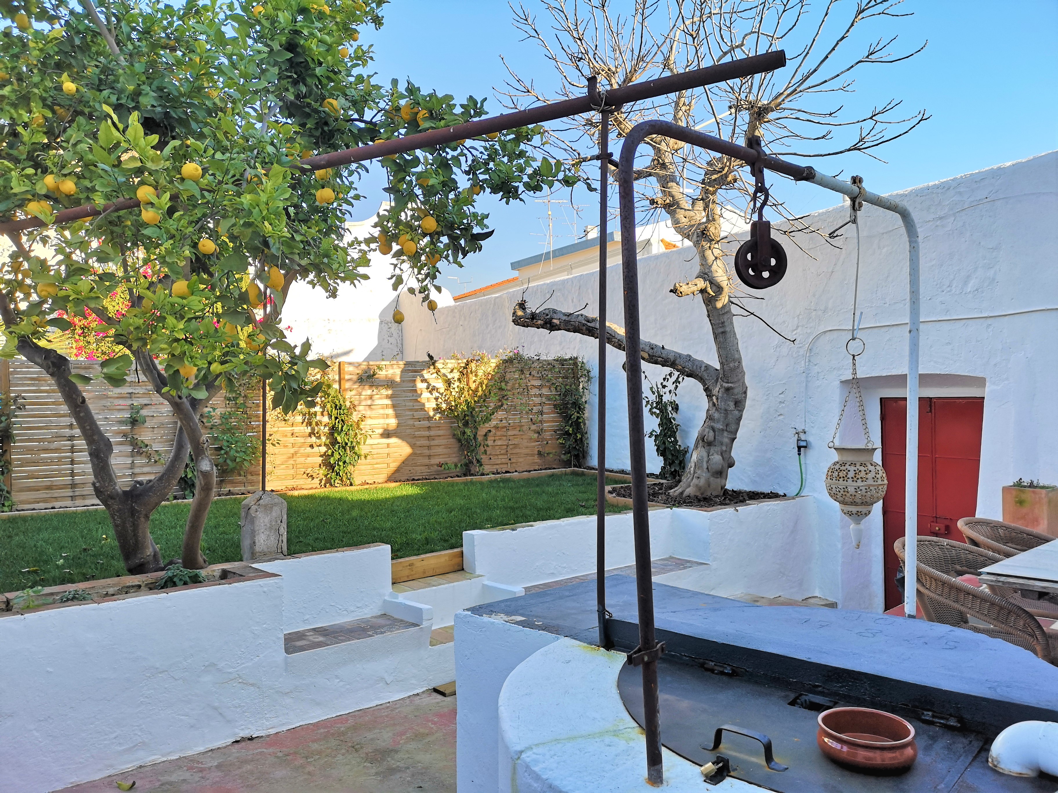 LemonTree House + garden in Tavira historic centre