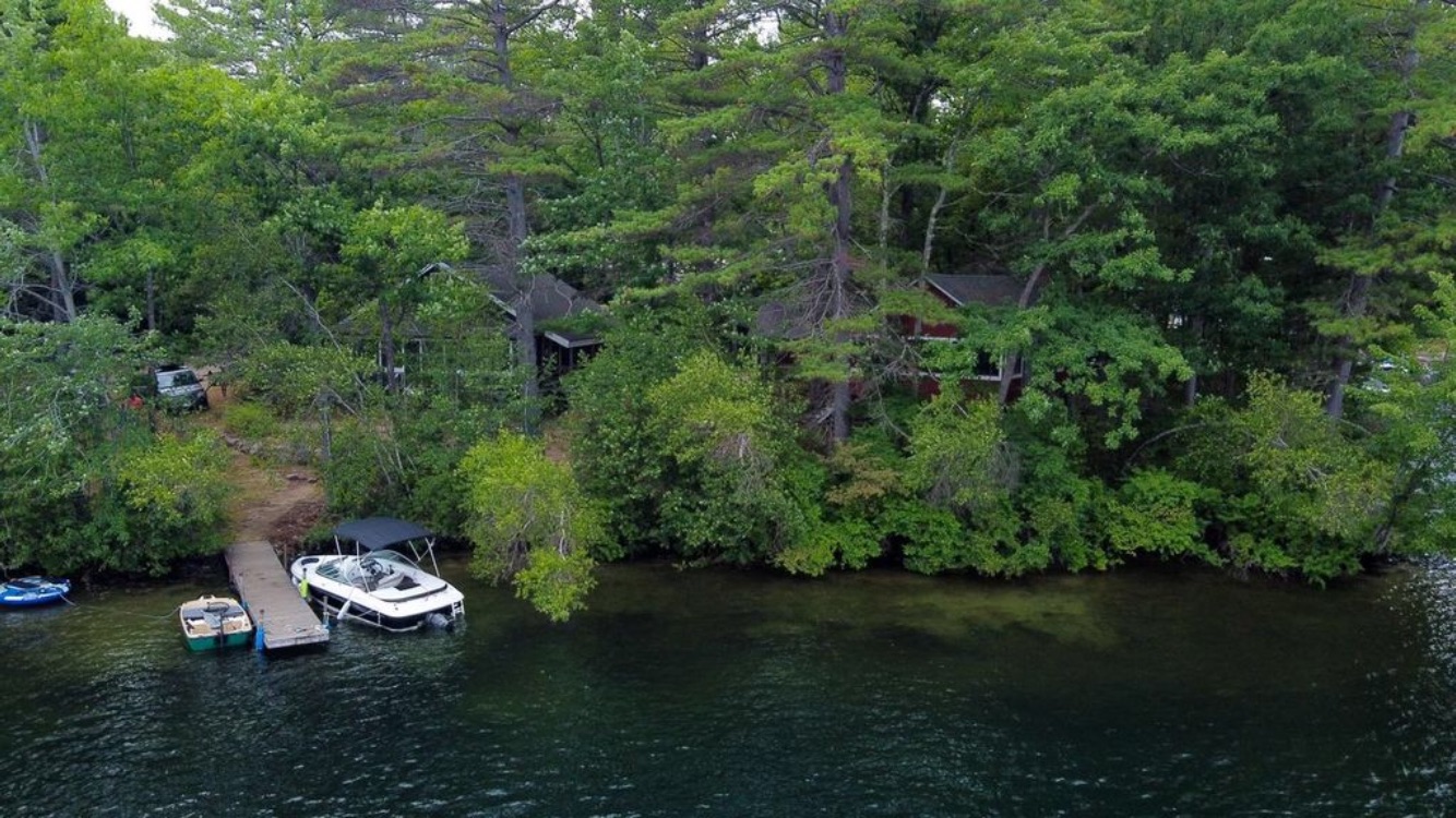 Kiowa Lake House and Cabin Houses for Rent in Holderness, New