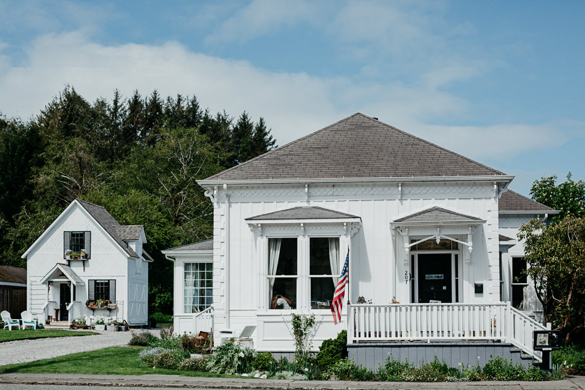 Ferndale Victorian ferndaleairbnb; tax included! Houses for Rent in