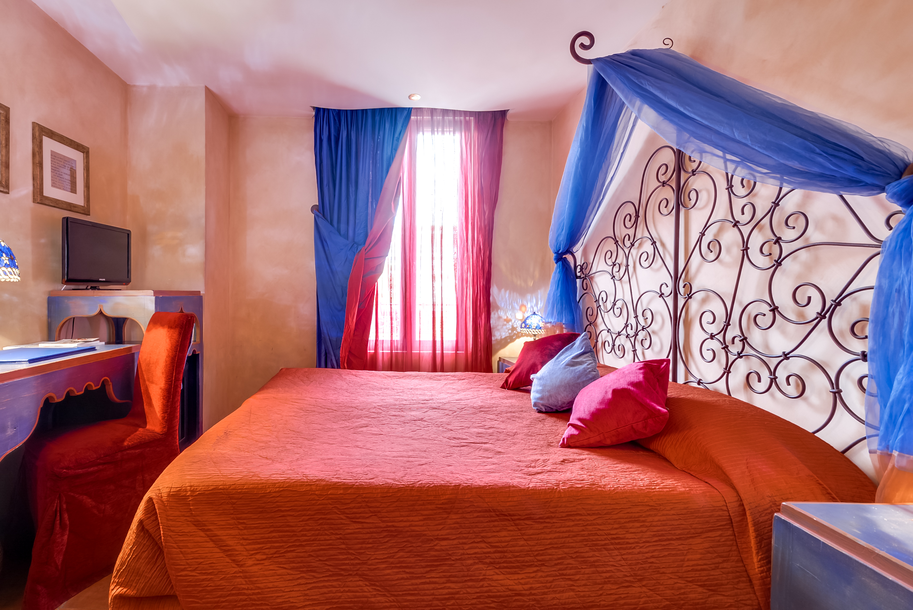 Charming oriental style room w/ free breakfast