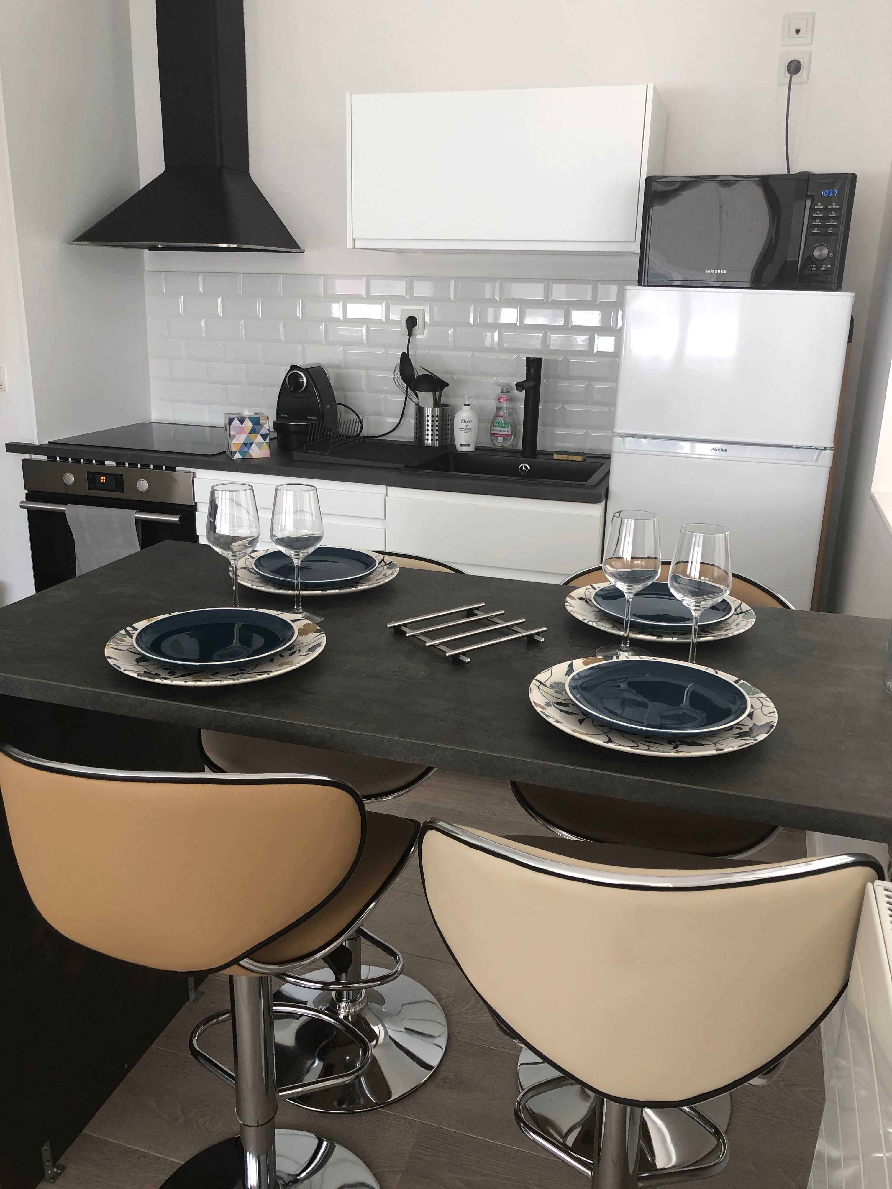 Beautiful apartment between train station and city center (10 min)