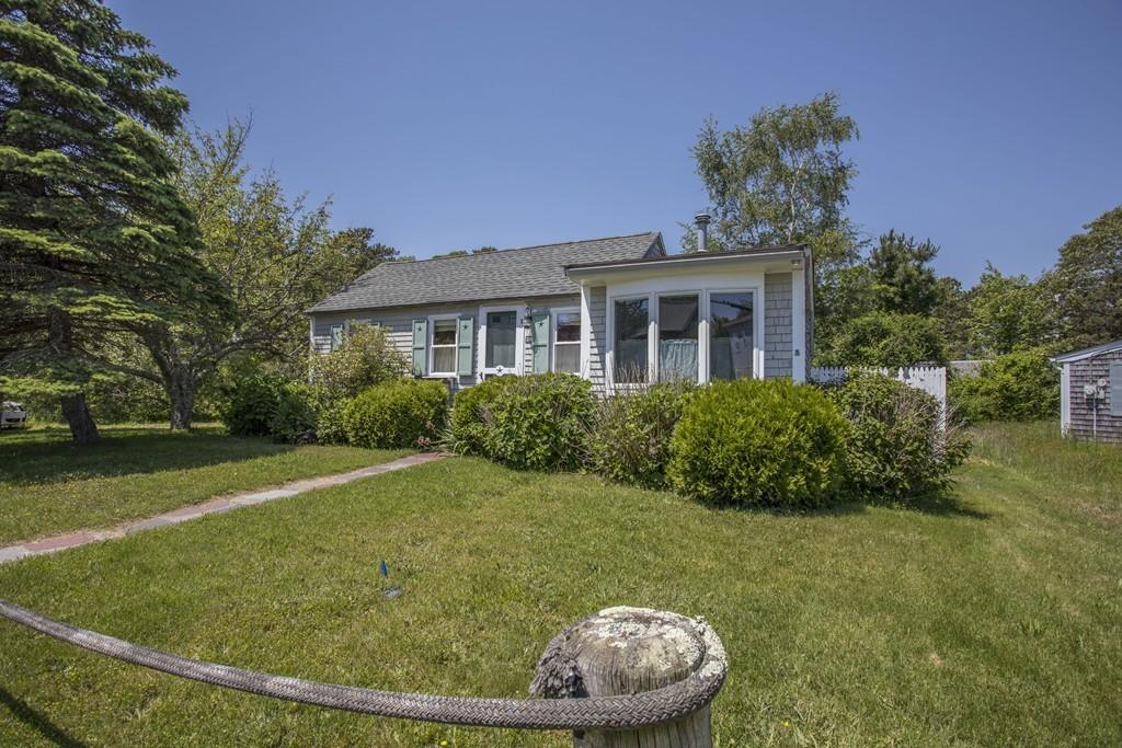 Adorable Gray Gables Beach Cottage Cottages for Rent in Bourne