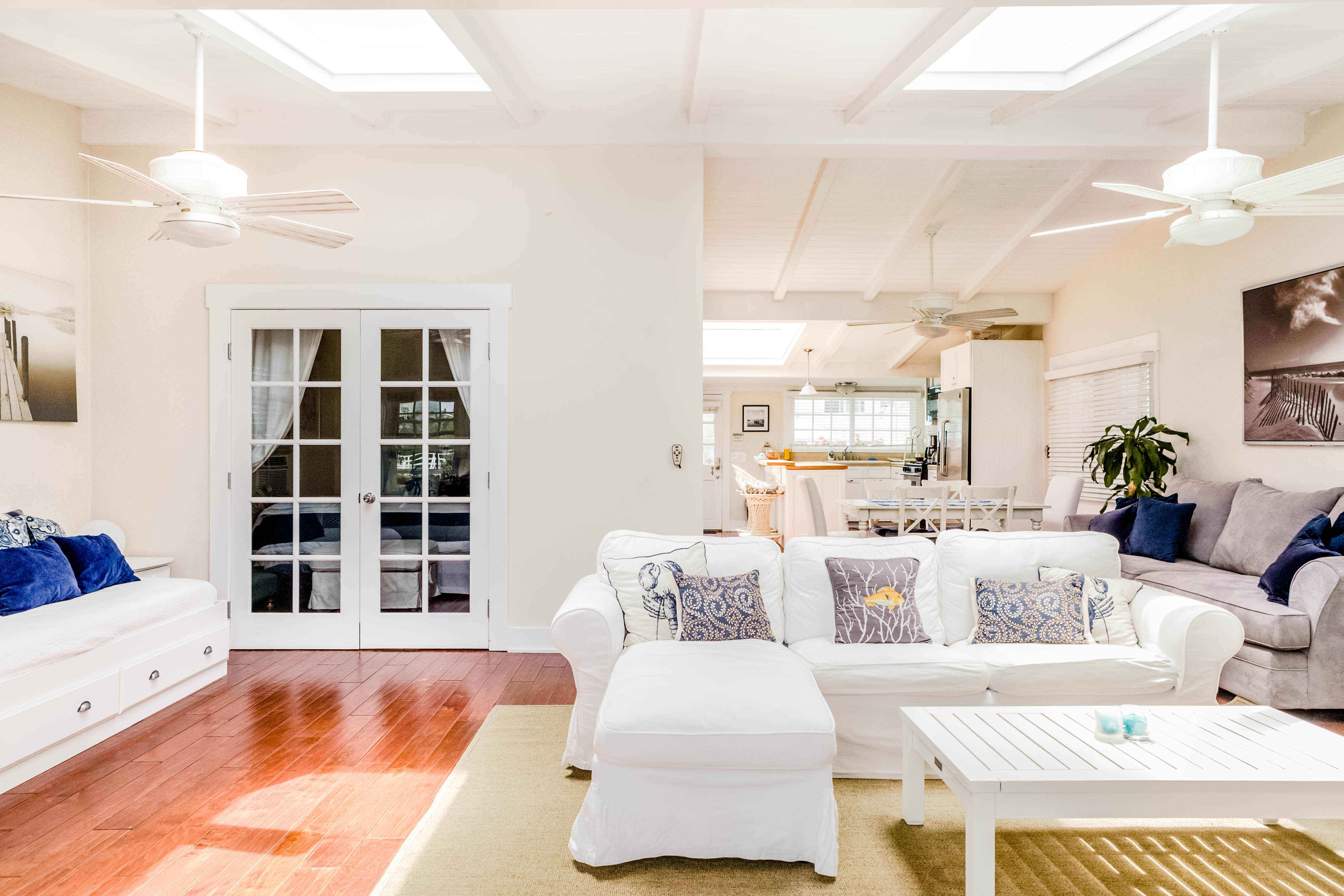 Venice Canals • 31+ Nights • Deck • Parking • WiFi in Venice, Los Angeles
