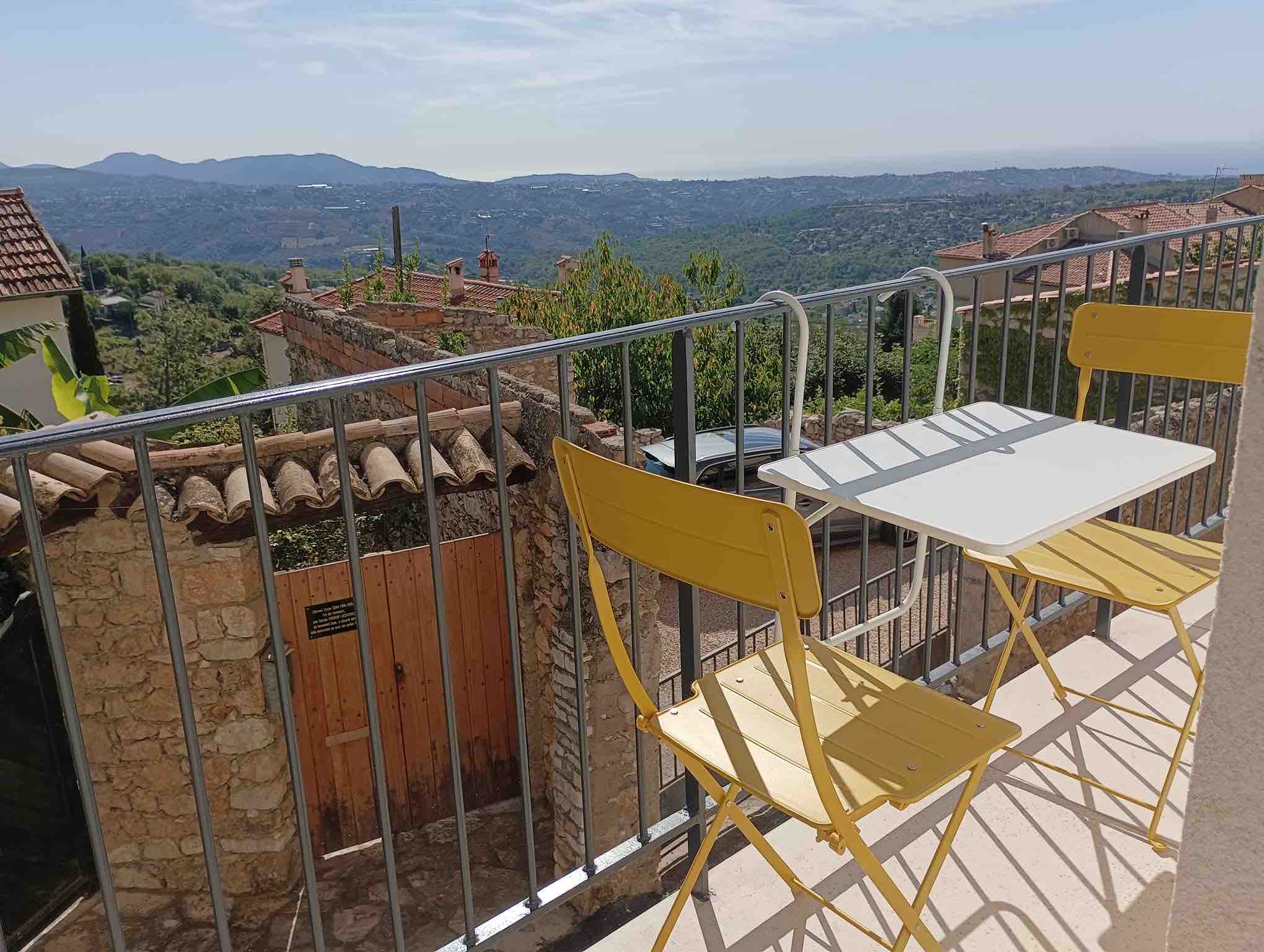 Family friendly, new, 2 bedrooms, balcony, sea view