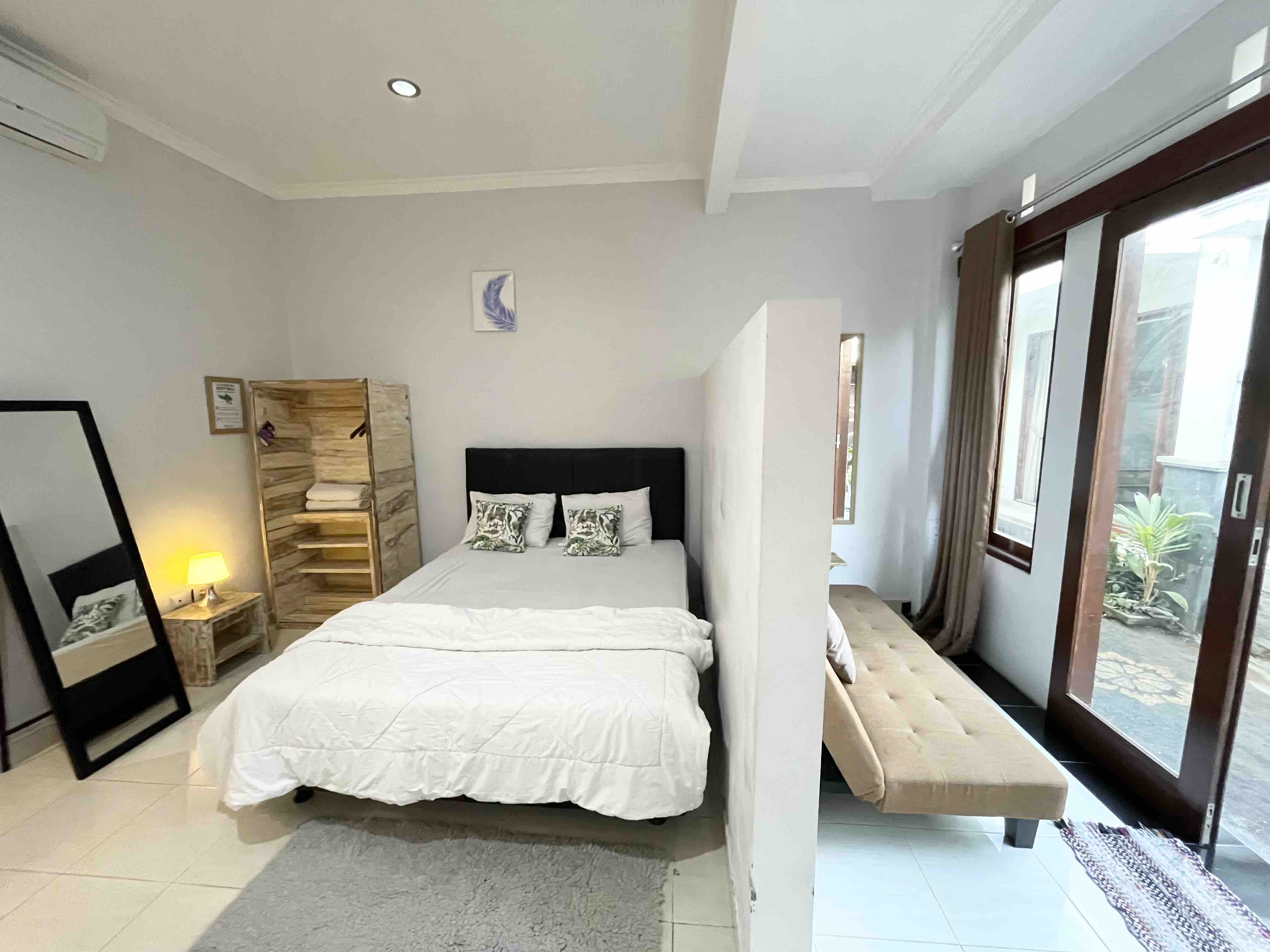 Cozy 1 Bedroom & Livingroom near Beach