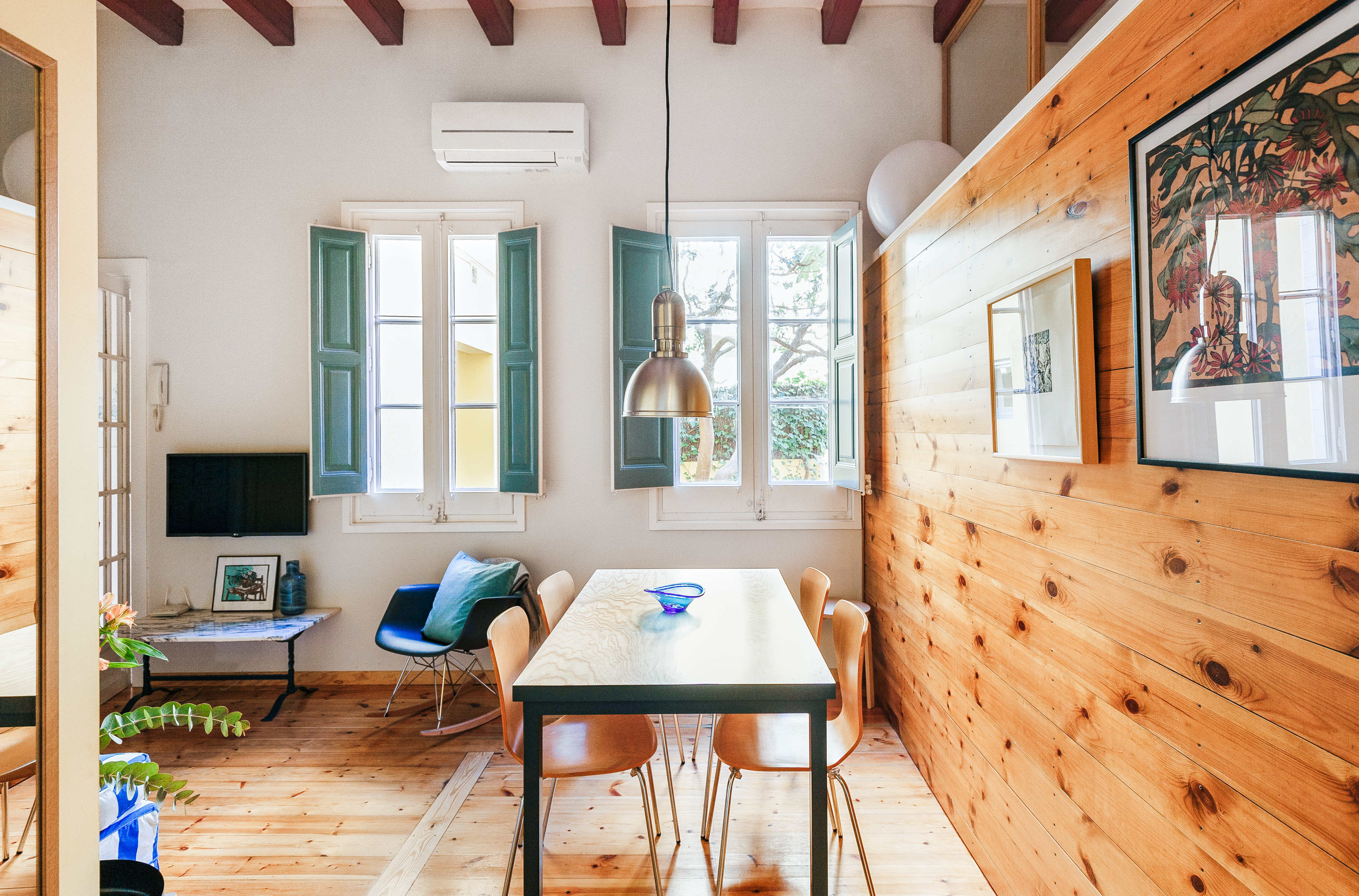 Quality accomodation with patio in Gracia