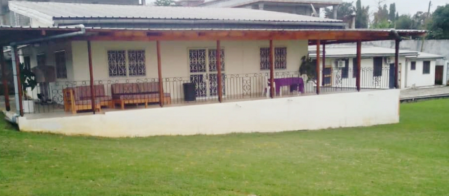 House, apartment & large garden on the beaches