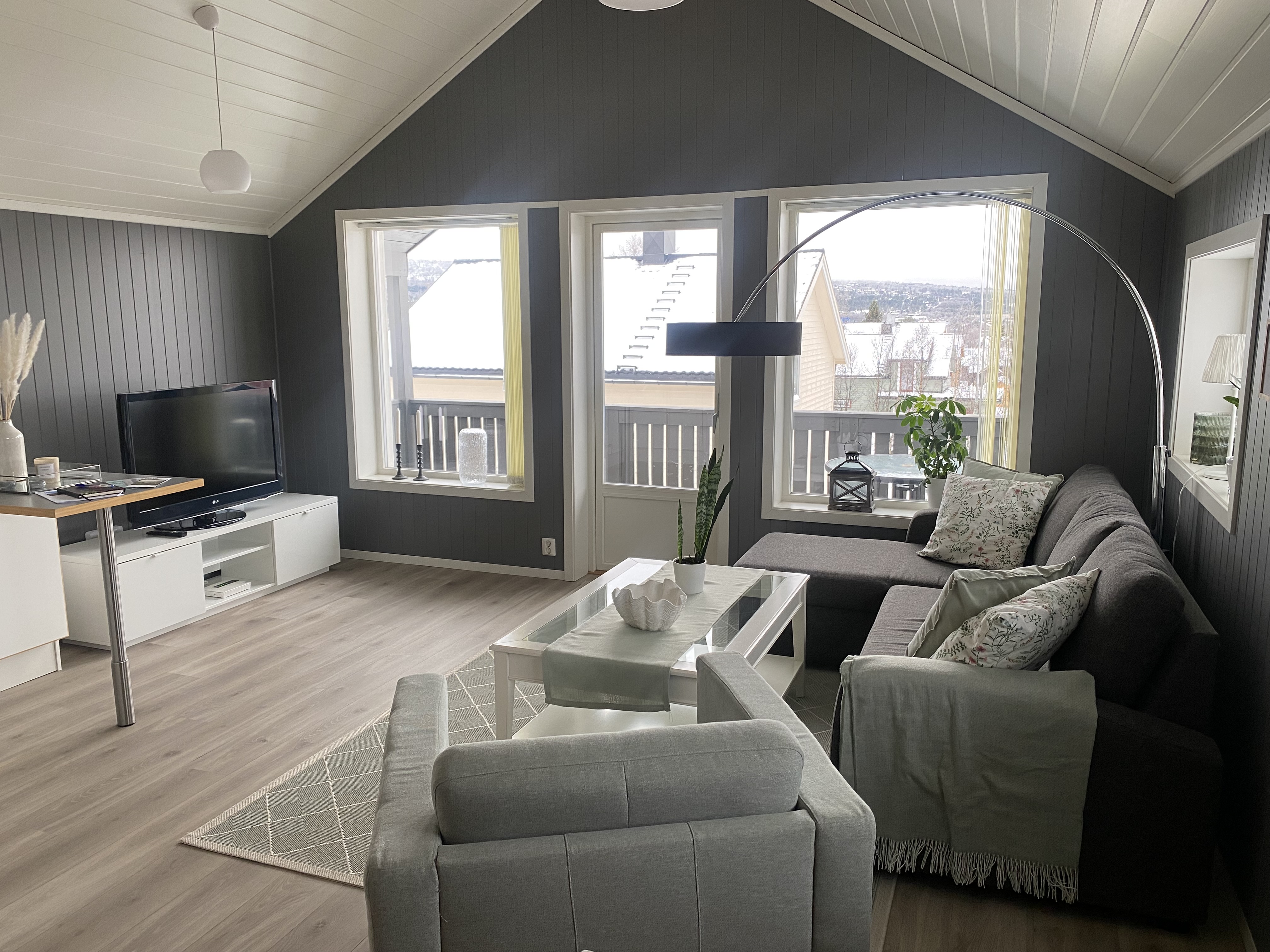 Lovely central apartment with on-site parking