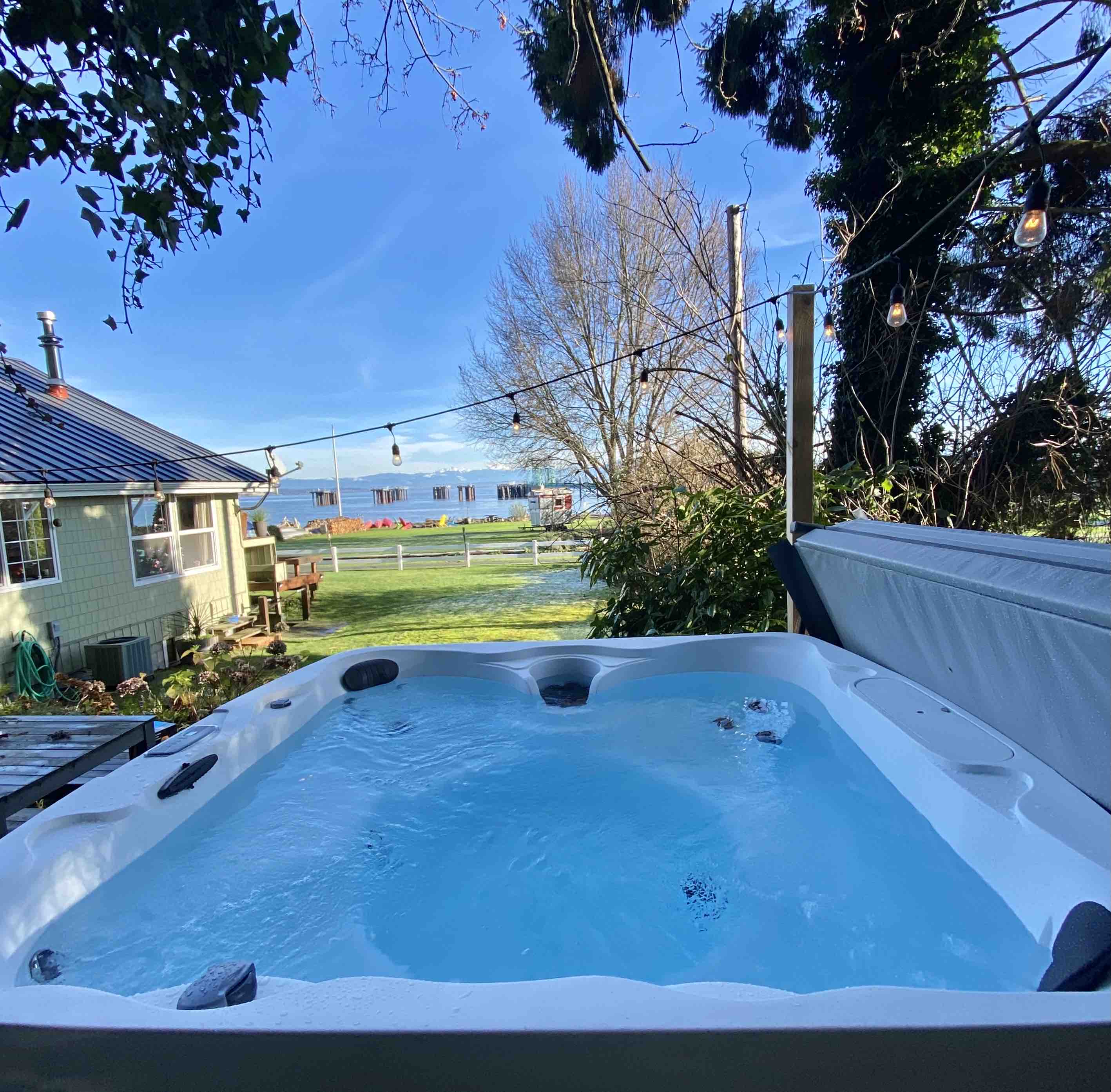 🏖Whidbey Island Beach front + Hot Tub + Pets ok Houses for Rent in