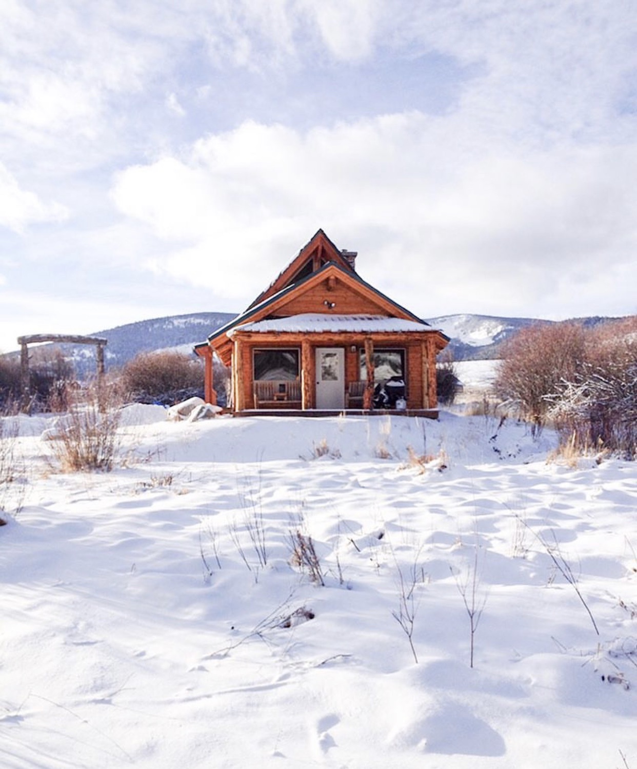 Cabin in the Pioneer Mountains of Montana Houses for Rent in Polaris