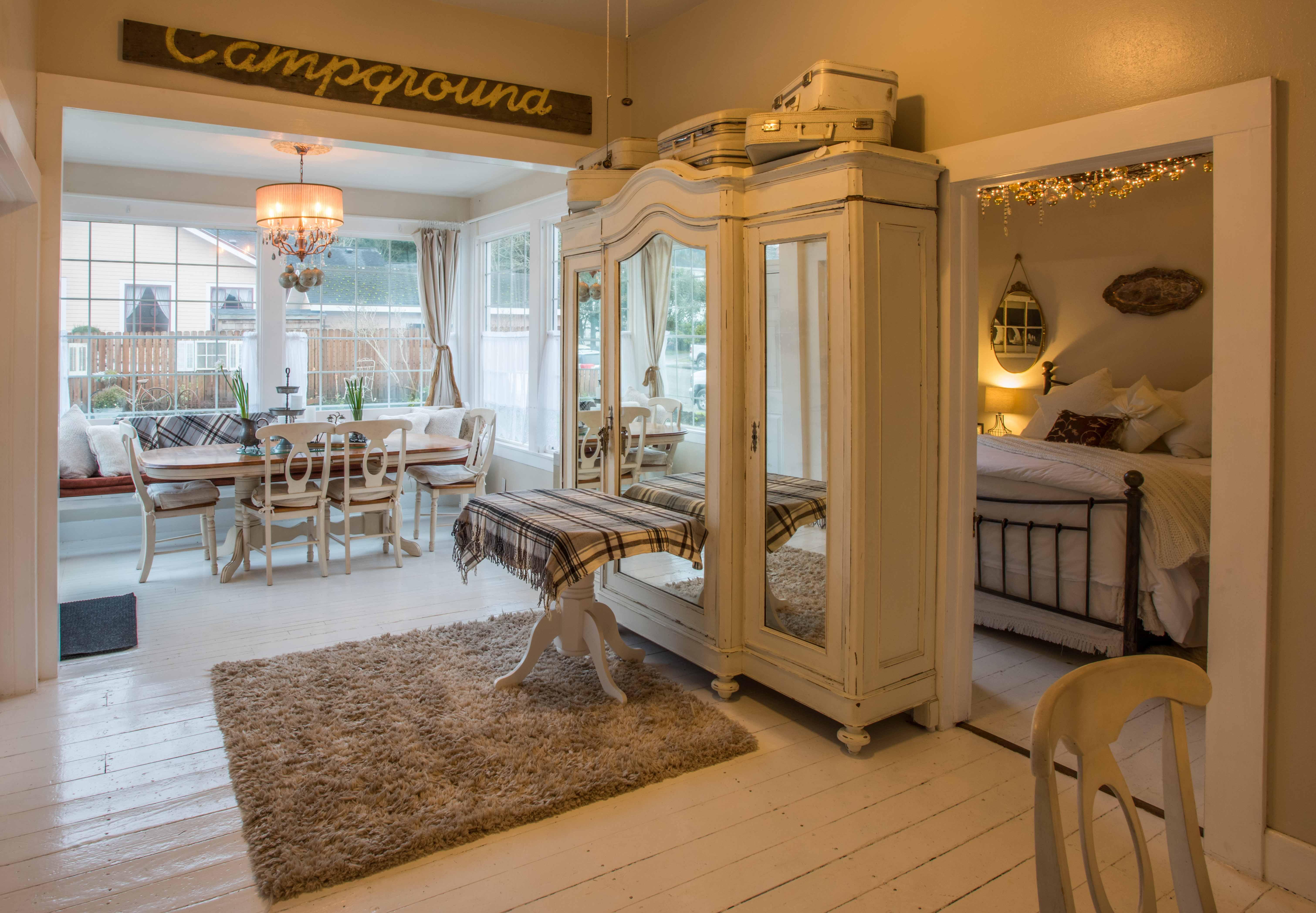 Ferndale Victorian ferndaleairbnb; tax included! Houses for Rent in