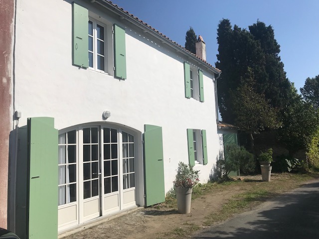 Aux Portes, charming village center house