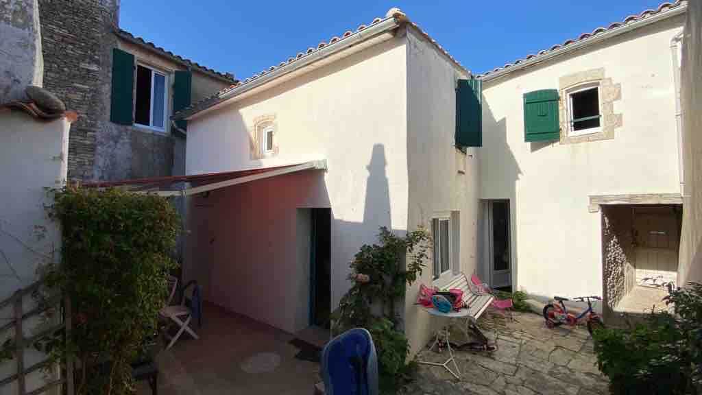 TYPICAL villa IN the HEART of the sea couarde