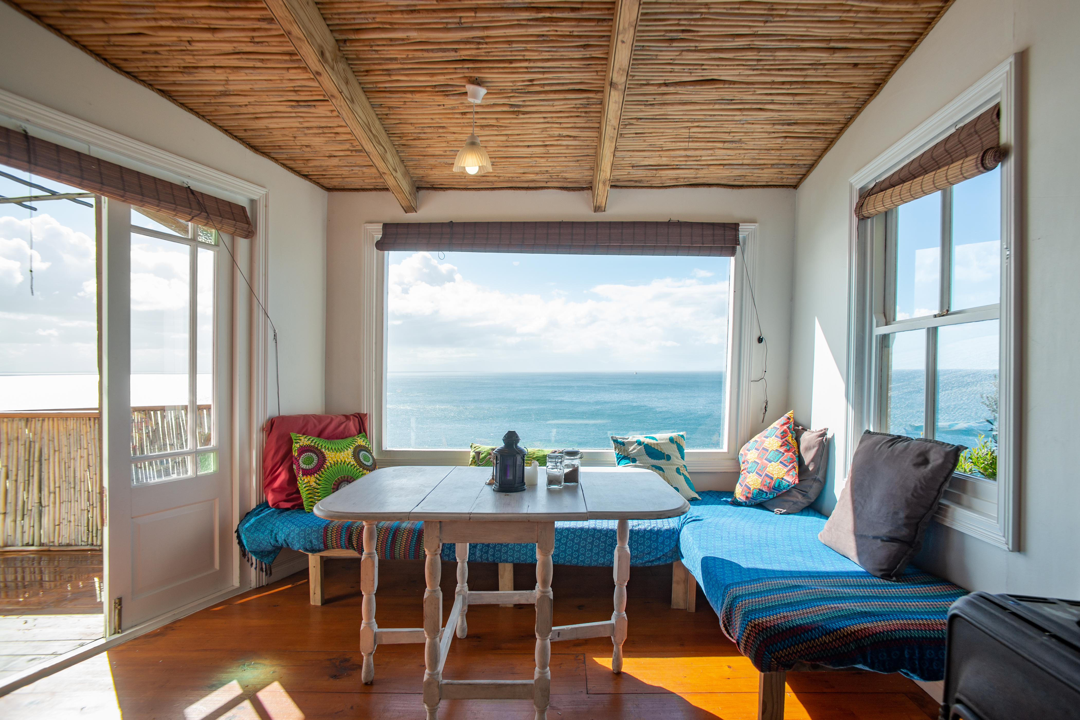The Hide Away - Romantic Cottage to Watch Whales!