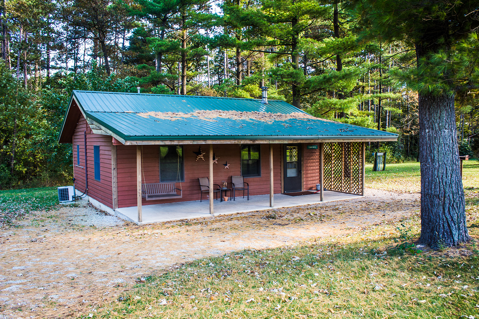 Kishauwau's Starved Rock Area Cabins Dog Friendly Cabin